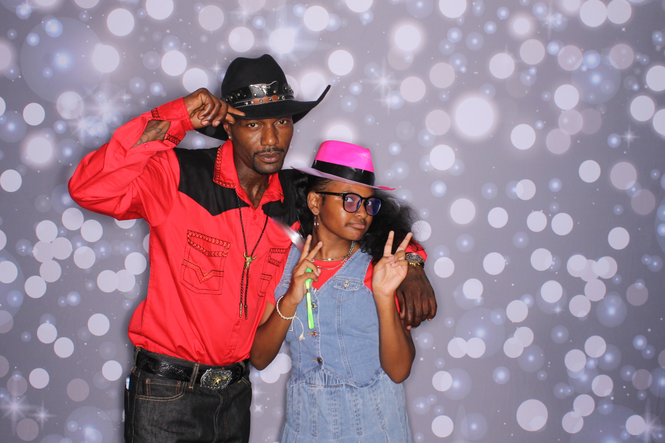 Father Daughter Cupcake Prom | View more photos from the event at gallery.photoboothcincy.com/u/PhotoBoothCincy/Father-Daughter-Cupcake-Prom-2