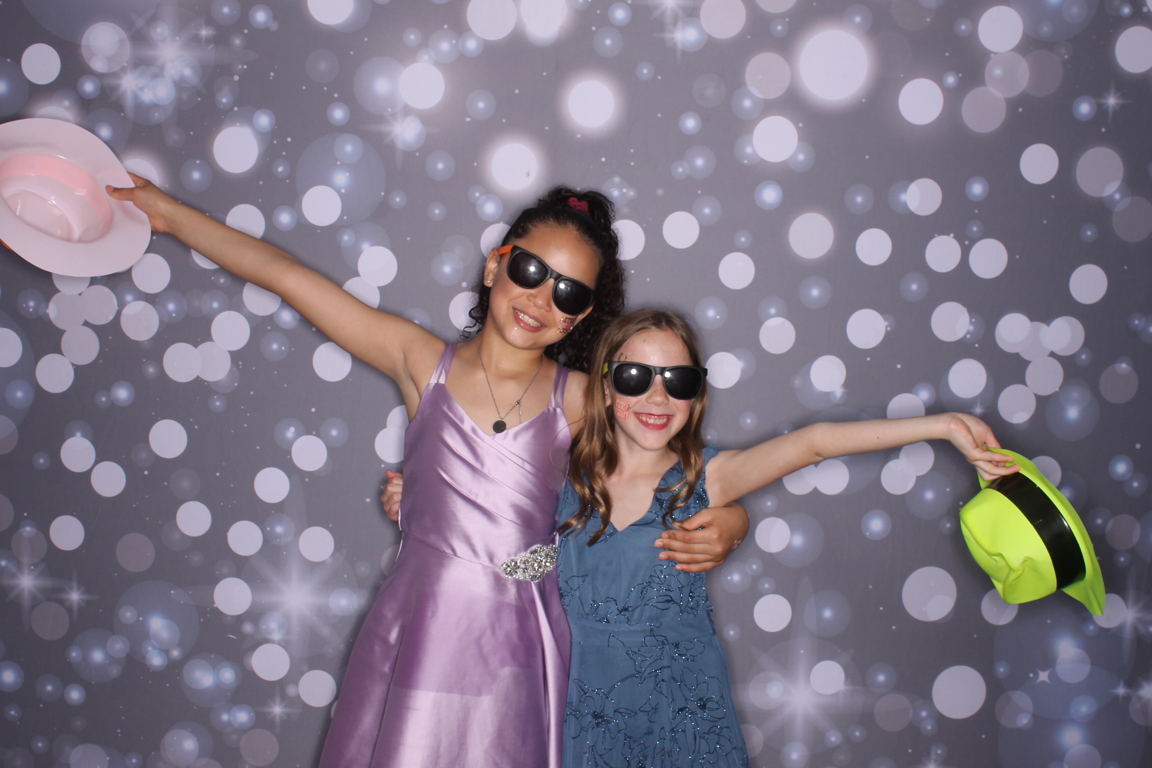 Father Daughter Cupcake Prom | View more photos from the event at gallery.photoboothcincy.com/u/PhotoBoothCincy/Father-Daughter-Cupcake-Prom-2