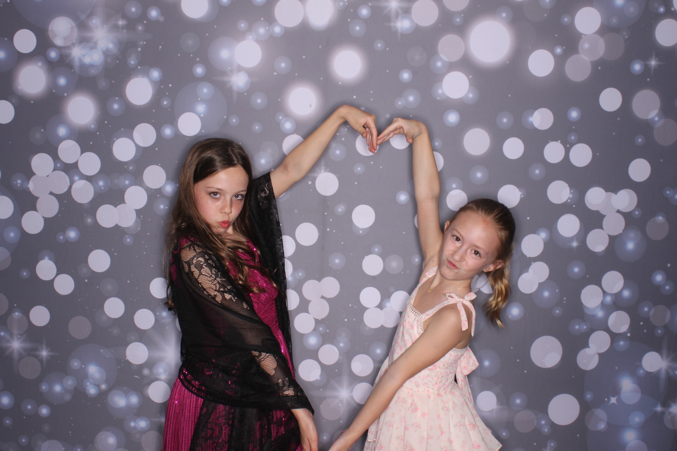 Father Daughter Cupcake Prom | View more photos from the event at gallery.photoboothcincy.com/u/PhotoBoothCincy/Father-Daughter-Cupcake-Prom-2