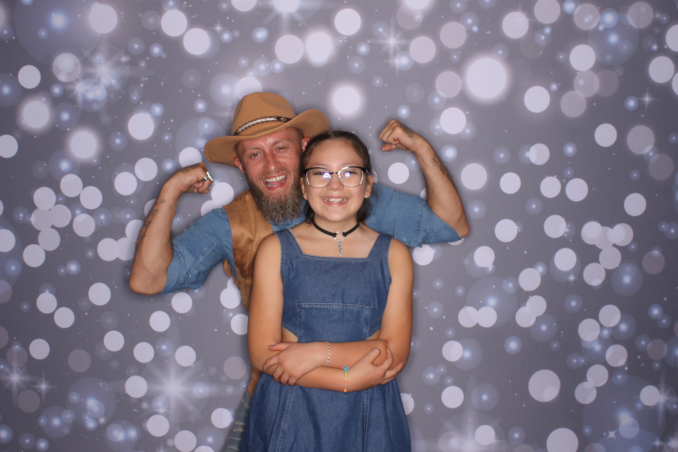 Father Daughter Cupcake Prom | View more photos from the event at gallery.photoboothcincy.com/u/PhotoBoothCincy/Father-Daughter-Cupcake-Prom-2