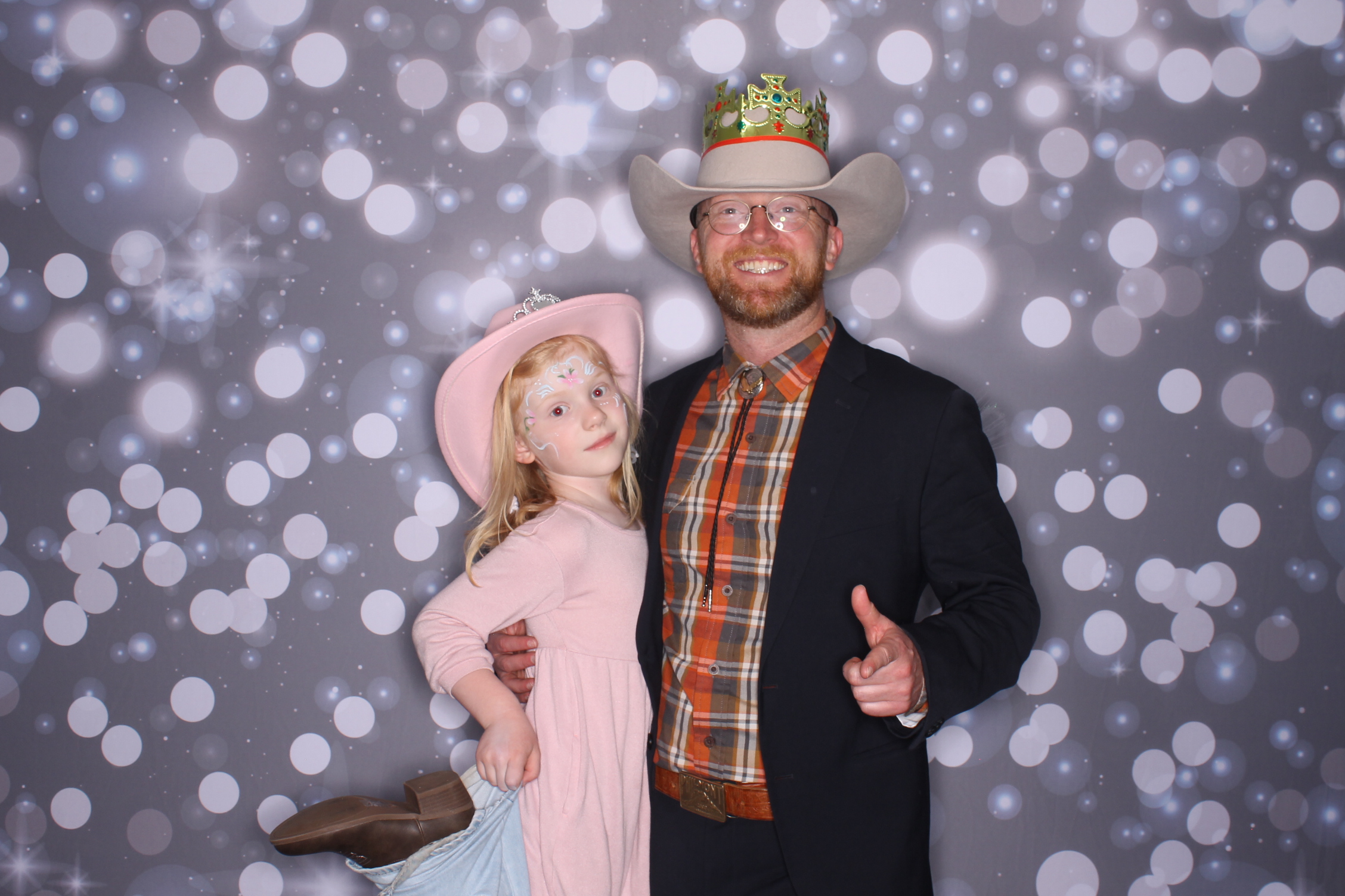 Father Daughter Cupcake Prom | View more photos from the event at gallery.photoboothcincy.com/u/PhotoBoothCincy/Father-Daughter-Cupcake-Prom-2