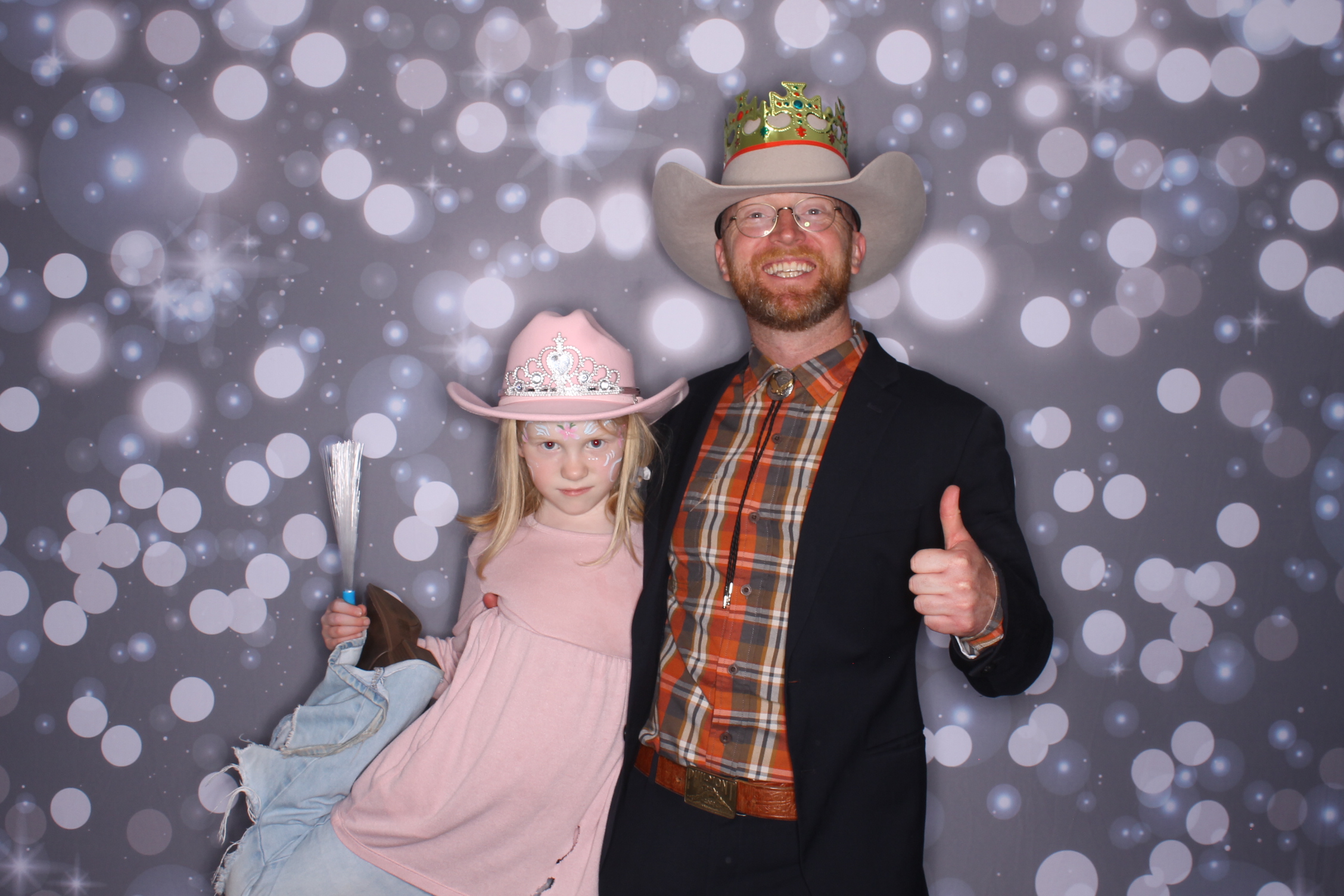 Father Daughter Cupcake Prom | View more photos from the event at gallery.photoboothcincy.com/u/PhotoBoothCincy/Father-Daughter-Cupcake-Prom-2