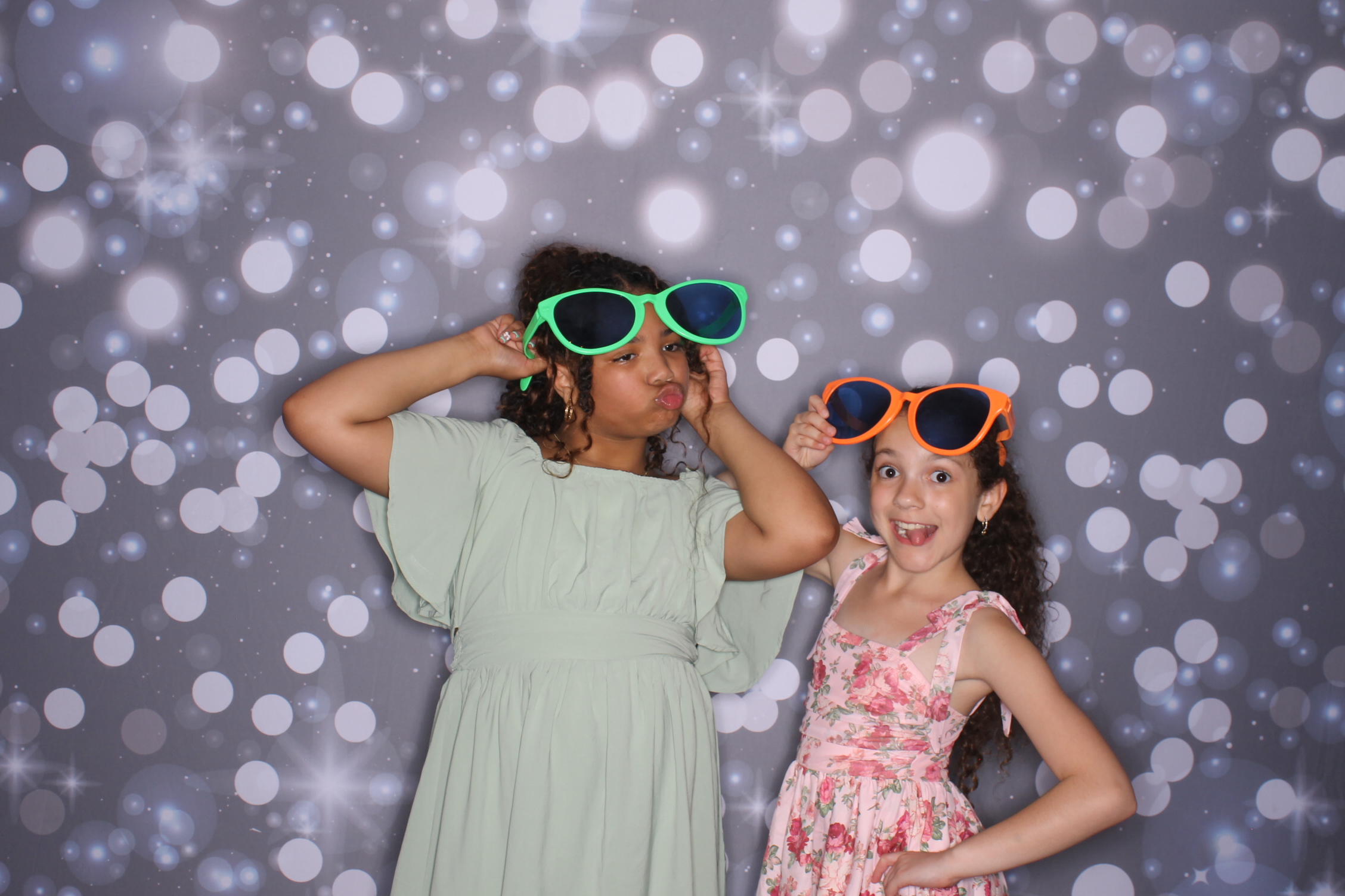Father Daughter Cupcake Prom | View more photos from the event at gallery.photoboothcincy.com/u/PhotoBoothCincy/Father-Daughter-Cupcake-Prom-2