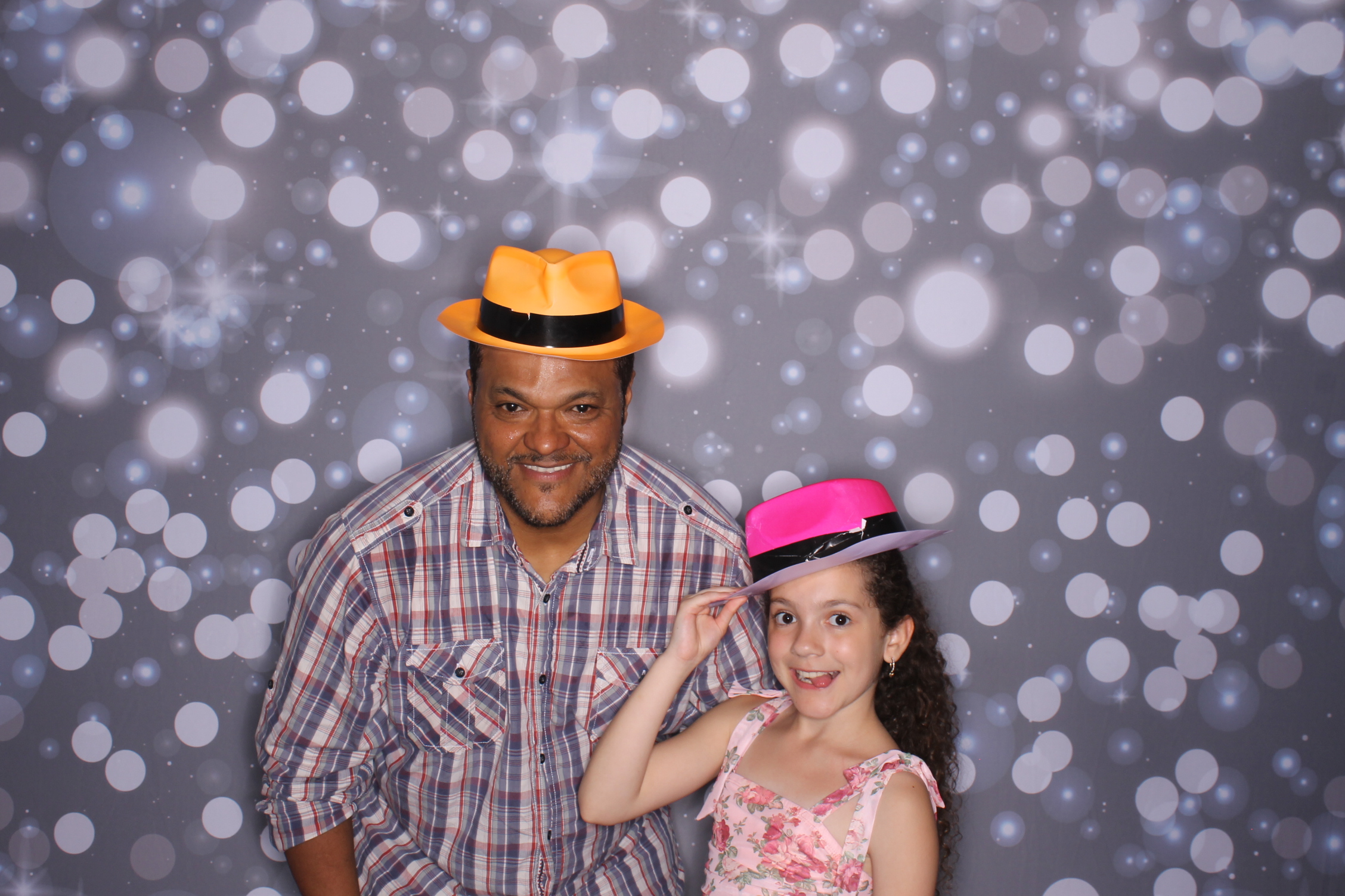 Father Daughter Cupcake Prom | View more photos from the event at gallery.photoboothcincy.com/u/PhotoBoothCincy/Father-Daughter-Cupcake-Prom-2