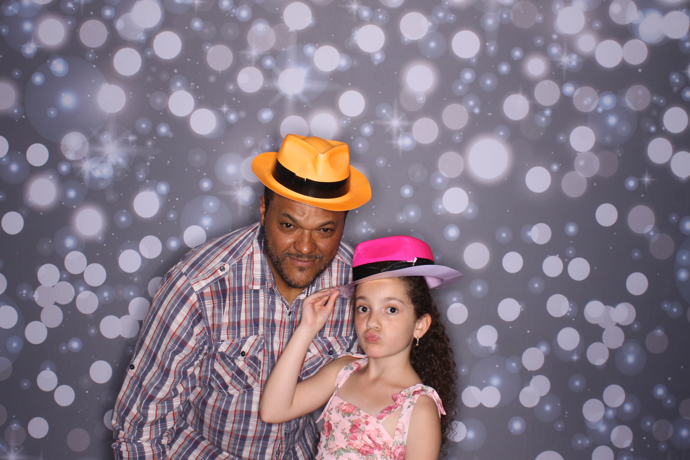 Father Daughter Cupcake Prom | View more photos from the event at gallery.photoboothcincy.com/u/PhotoBoothCincy/Father-Daughter-Cupcake-Prom-2