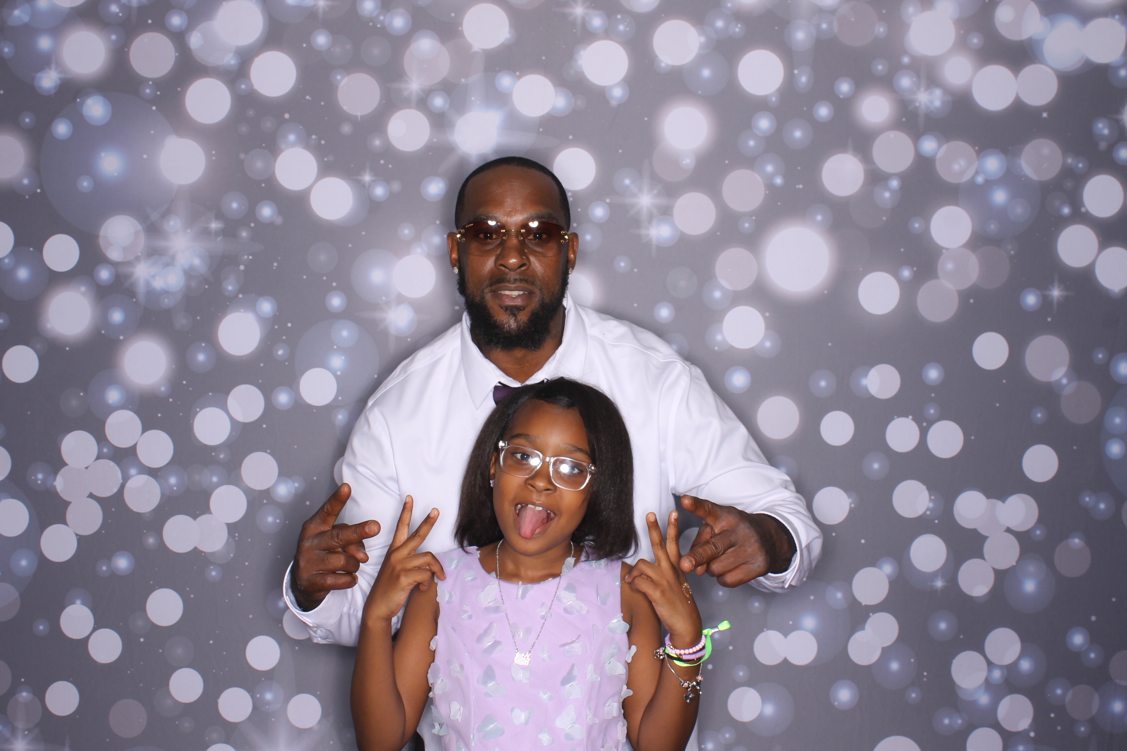 Father Daughter Cupcake Prom | View more photos from the event at gallery.photoboothcincy.com/u/PhotoBoothCincy/Father-Daughter-Cupcake-Prom-2