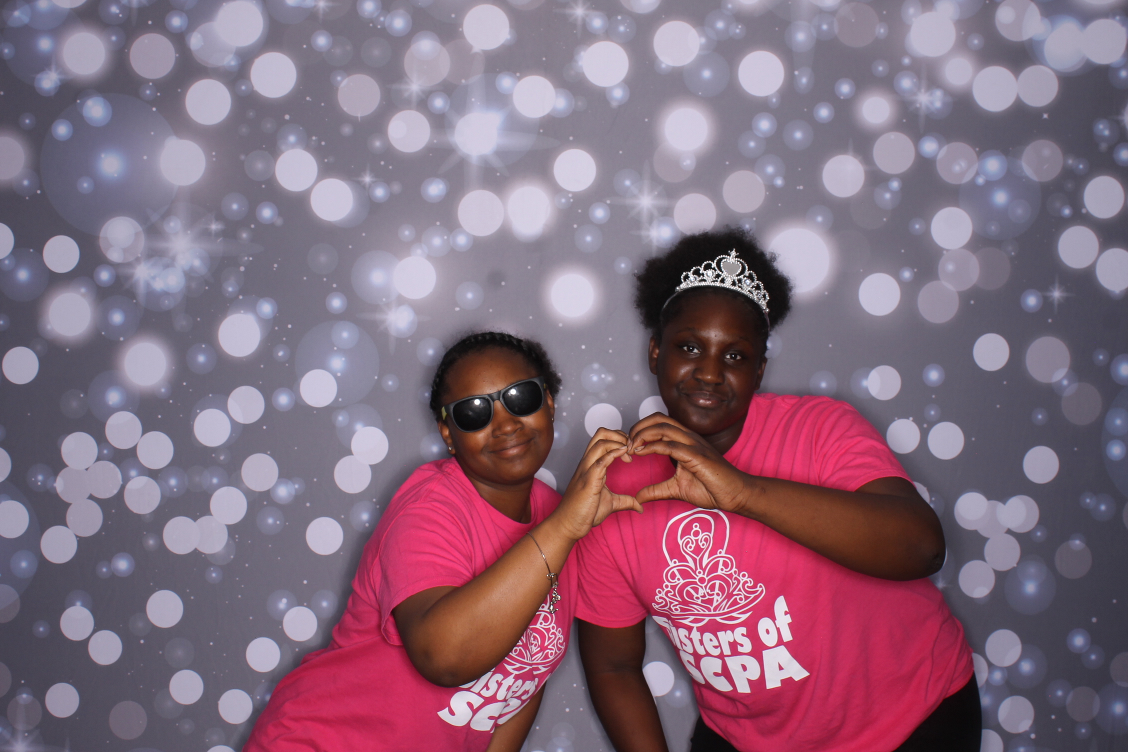 Father Daughter Cupcake Prom | View more photos from the event at gallery.photoboothcincy.com/u/PhotoBoothCincy/Father-Daughter-Cupcake-Prom-2