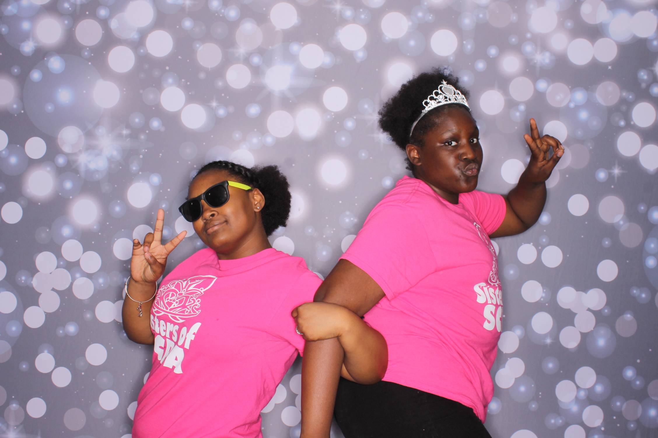 Father Daughter Cupcake Prom | View more photos from the event at gallery.photoboothcincy.com/u/PhotoBoothCincy/Father-Daughter-Cupcake-Prom-2