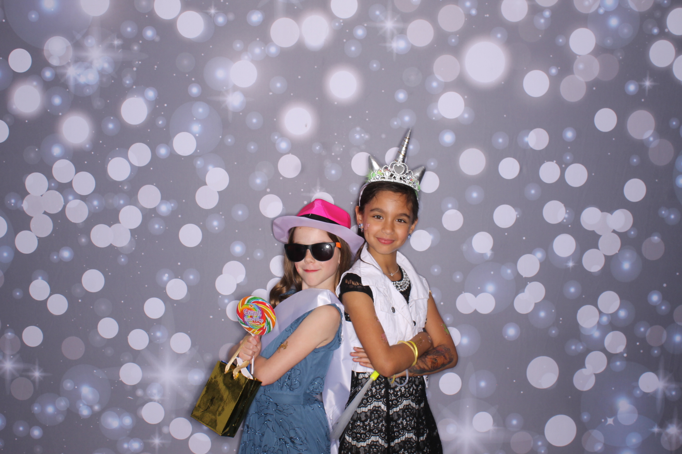 Father Daughter Cupcake Prom | View more photos from the event at gallery.photoboothcincy.com/u/PhotoBoothCincy/Father-Daughter-Cupcake-Prom-2