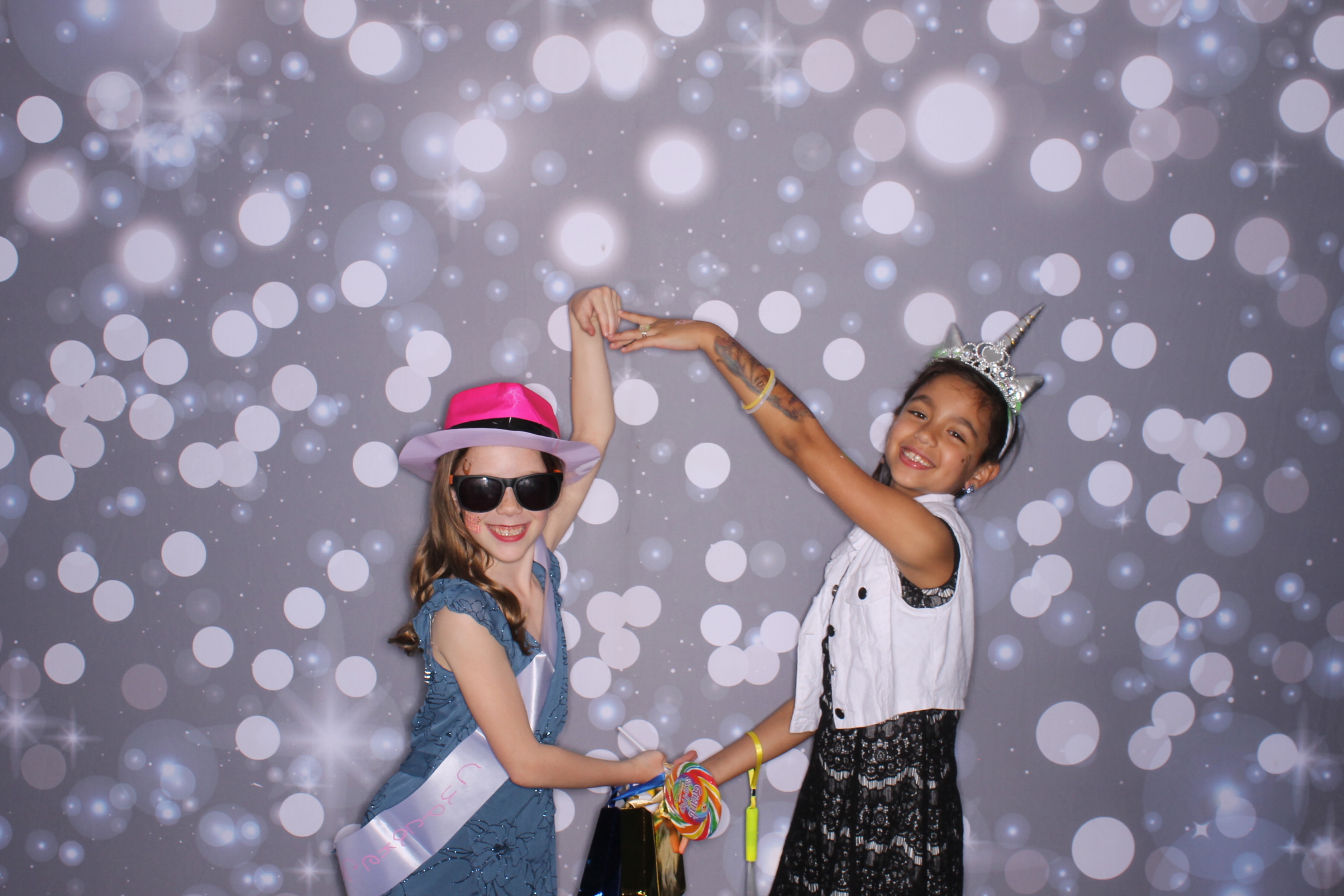 Father Daughter Cupcake Prom | View more photos from the event at gallery.photoboothcincy.com/u/PhotoBoothCincy/Father-Daughter-Cupcake-Prom-2