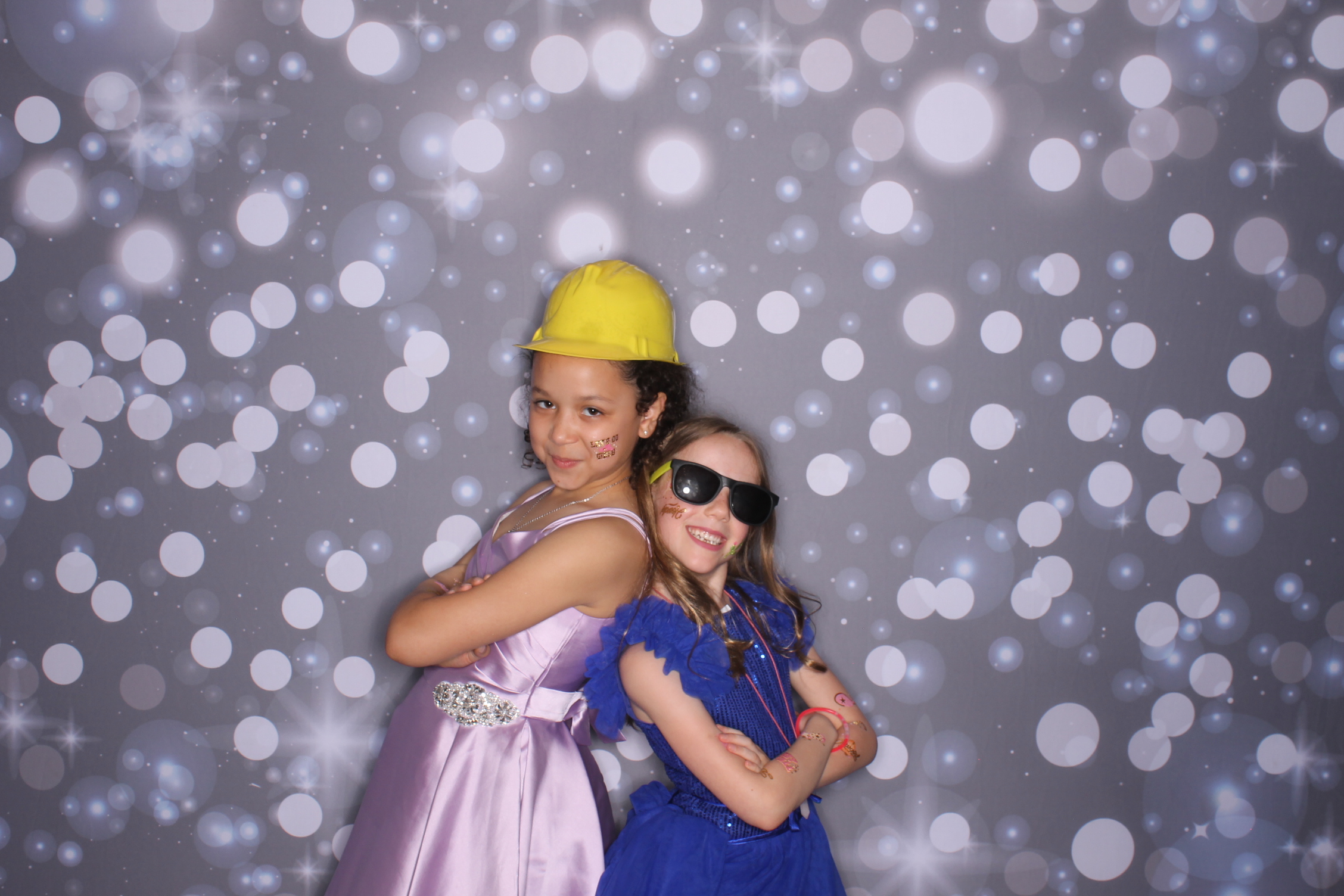 Father Daughter Cupcake Prom | View more photos from the event at gallery.photoboothcincy.com/u/PhotoBoothCincy/Father-Daughter-Cupcake-Prom-2