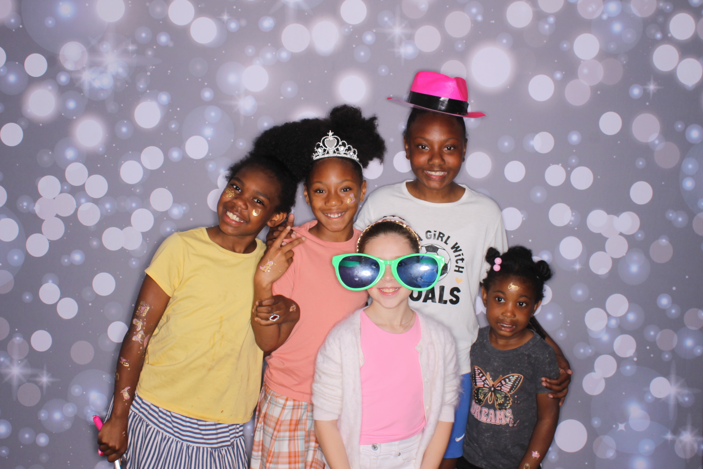 Father Daughter Cupcake Prom | View more photos from the event at gallery.photoboothcincy.com/u/PhotoBoothCincy/Father-Daughter-Cupcake-Prom-2
