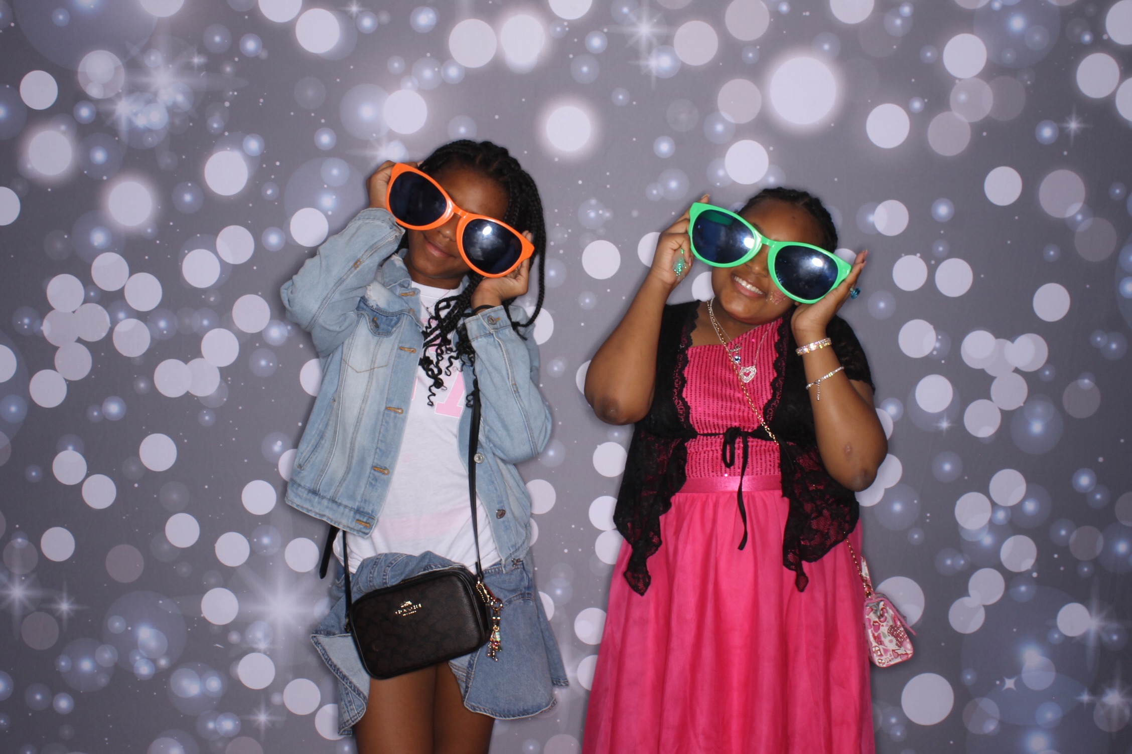 Father Daughter Cupcake Prom | View more photos from the event at gallery.photoboothcincy.com/u/PhotoBoothCincy/Father-Daughter-Cupcake-Prom-2