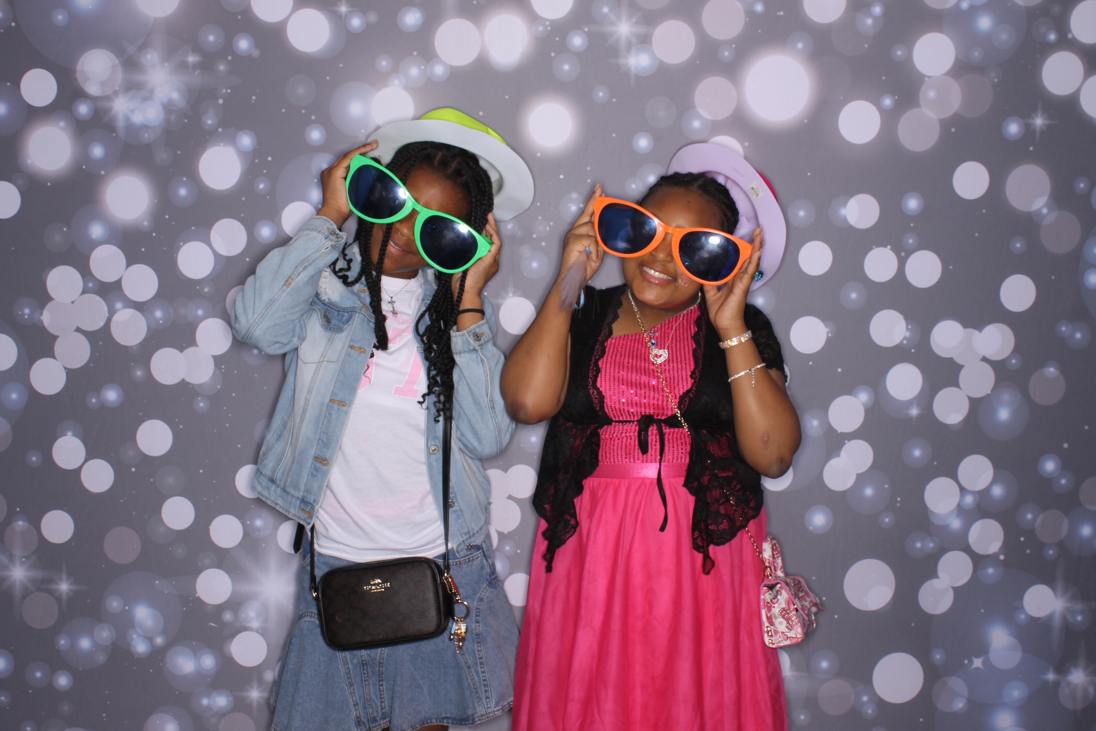 Father Daughter Cupcake Prom | View more photos from the event at gallery.photoboothcincy.com/u/PhotoBoothCincy/Father-Daughter-Cupcake-Prom-2