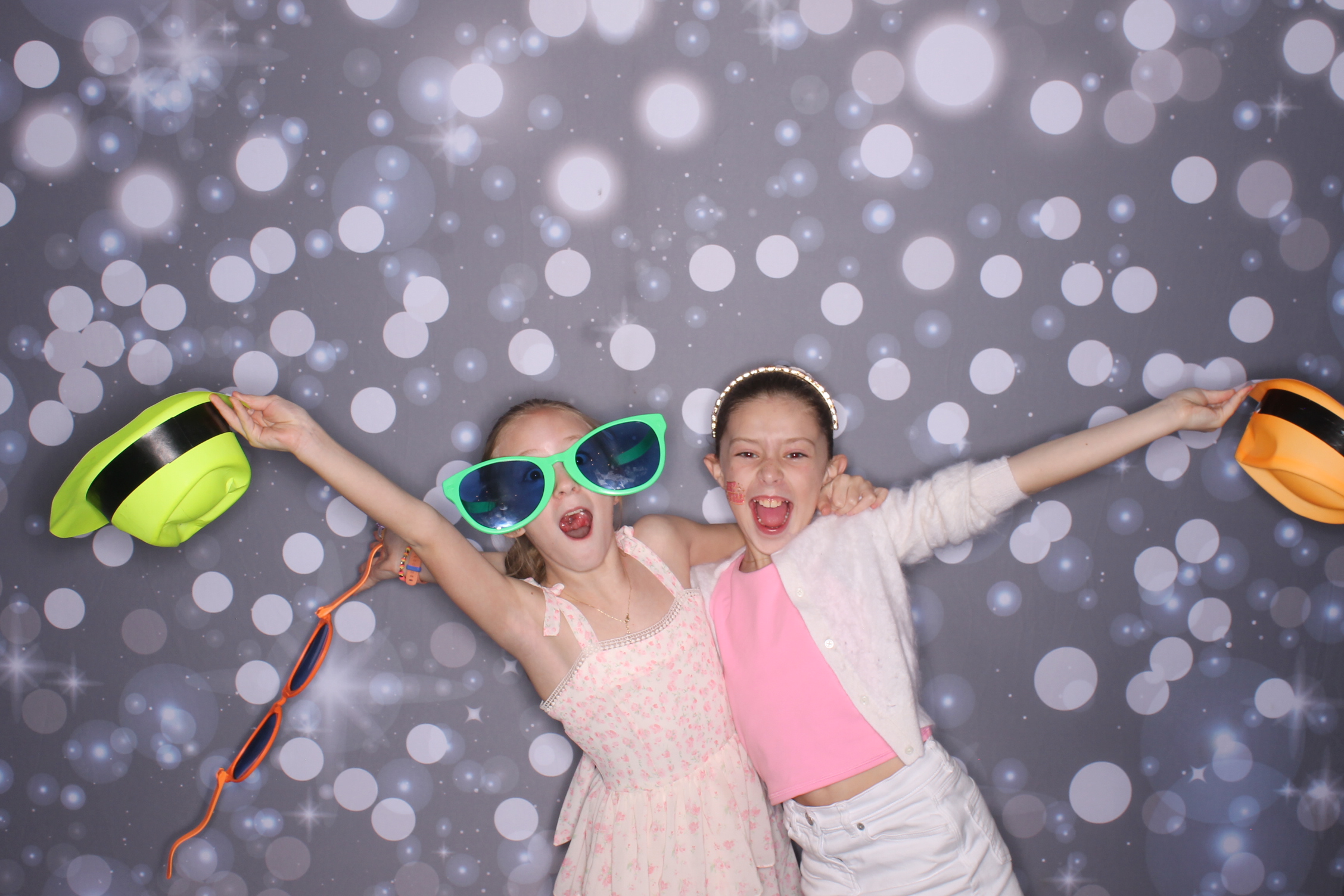 Father Daughter Cupcake Prom | View more photos from the event at gallery.photoboothcincy.com/u/PhotoBoothCincy/Father-Daughter-Cupcake-Prom-2