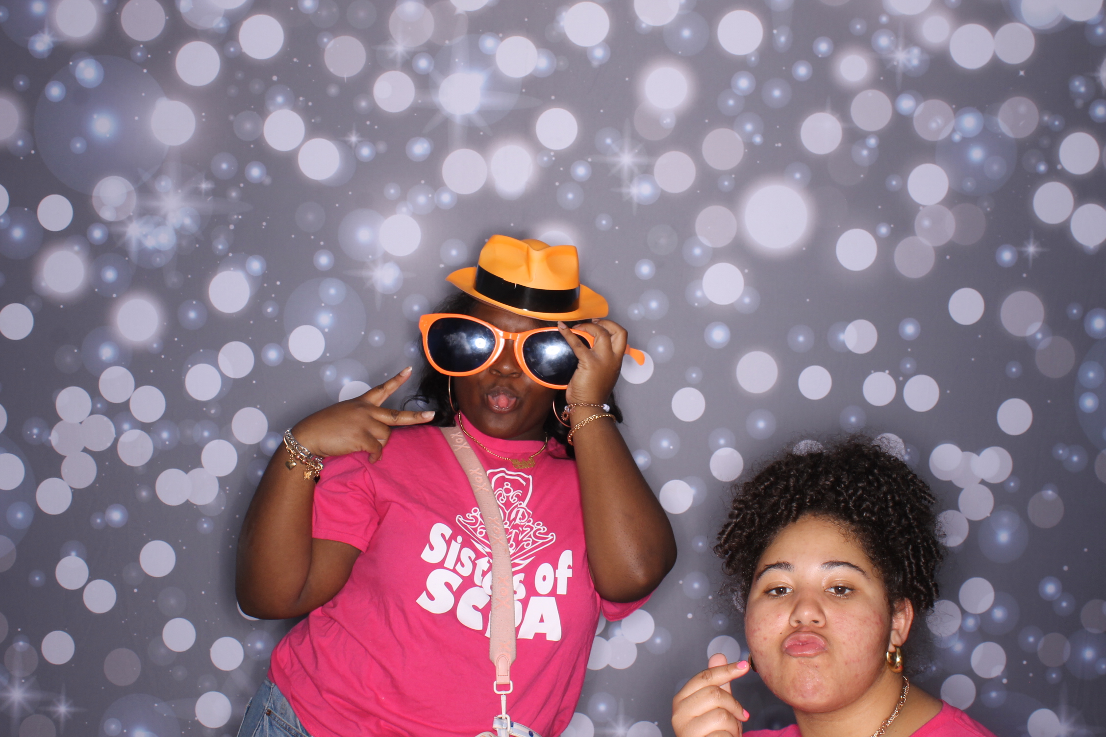 Father Daughter Cupcake Prom | View more photos from the event at gallery.photoboothcincy.com/u/PhotoBoothCincy/Father-Daughter-Cupcake-Prom-2
