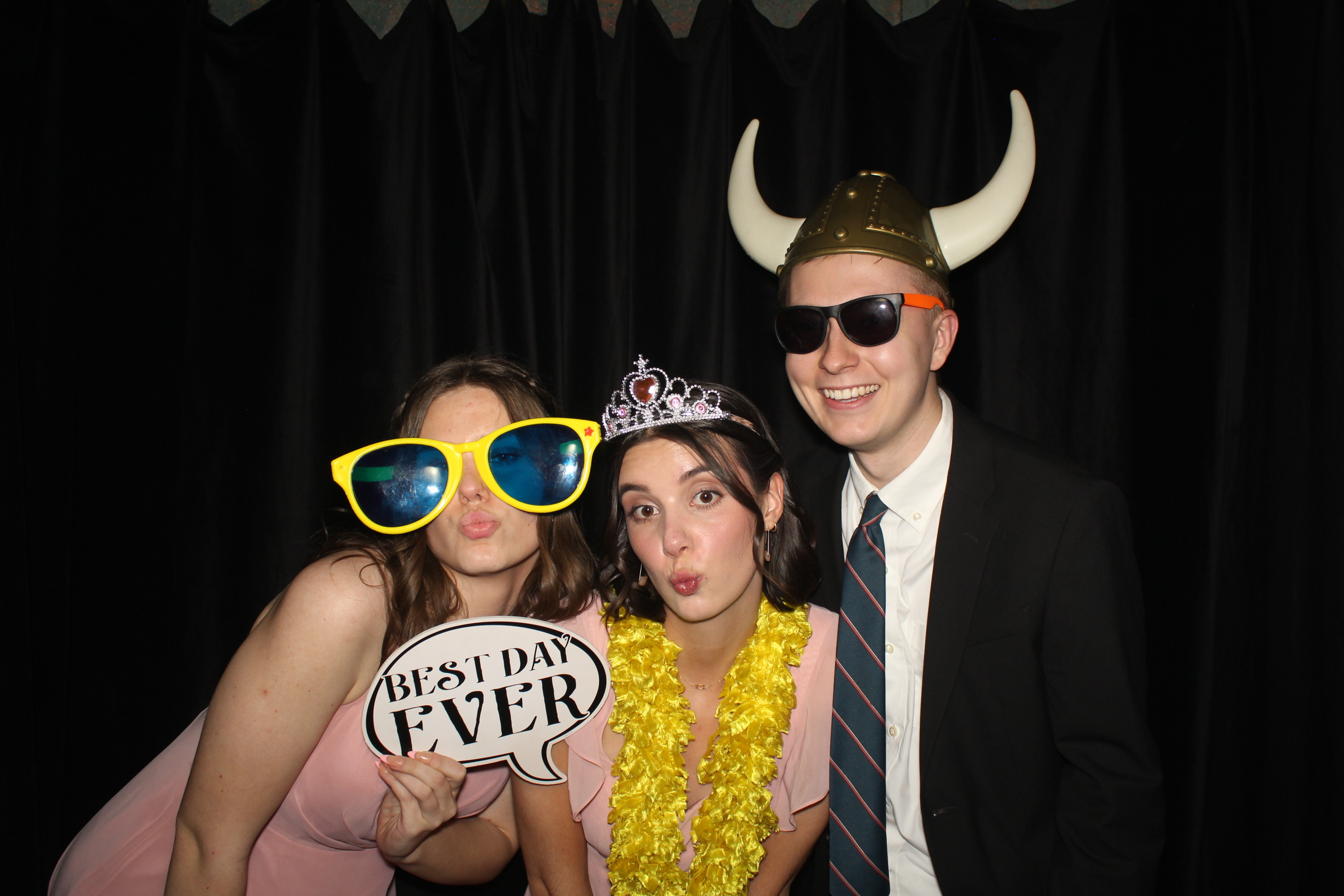 Gabby & Daniel Reception | View more photos from the event at gallery.photoboothcincy.com/u/PhotoBoothCincy/Gabby-Daniel-Reception