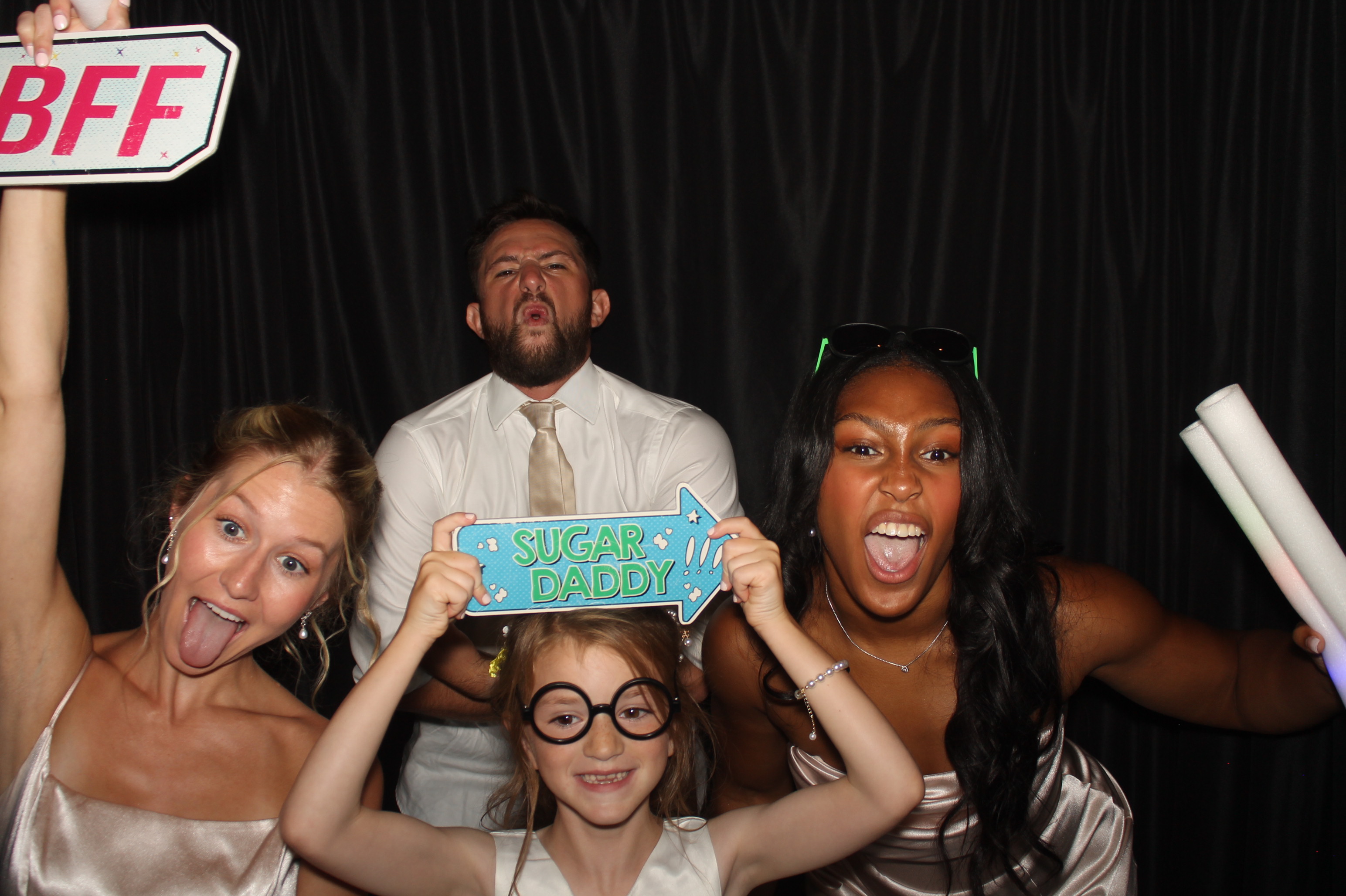 Gigi & Jared | View more photos from the event at gallery.photoboothcincy.com/u/PhotoBoothCincy/Gigi-Jared