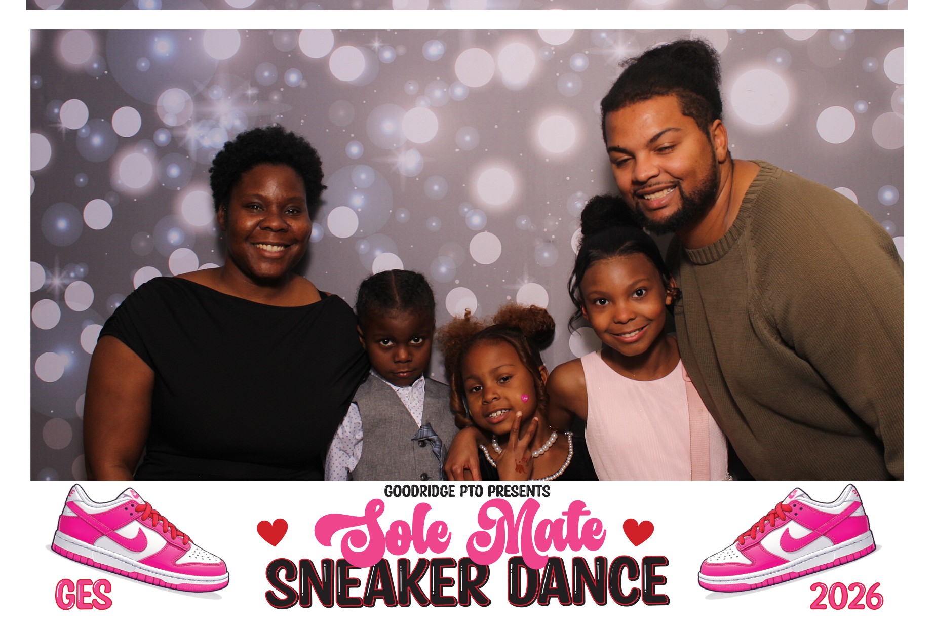 Goodridge Elem Parent Child Dance | View more photos from the event at gallery.photoboothcincy.com/u/PhotoBoothCincy/Goodridge-Elem-Parent-Child-Dance