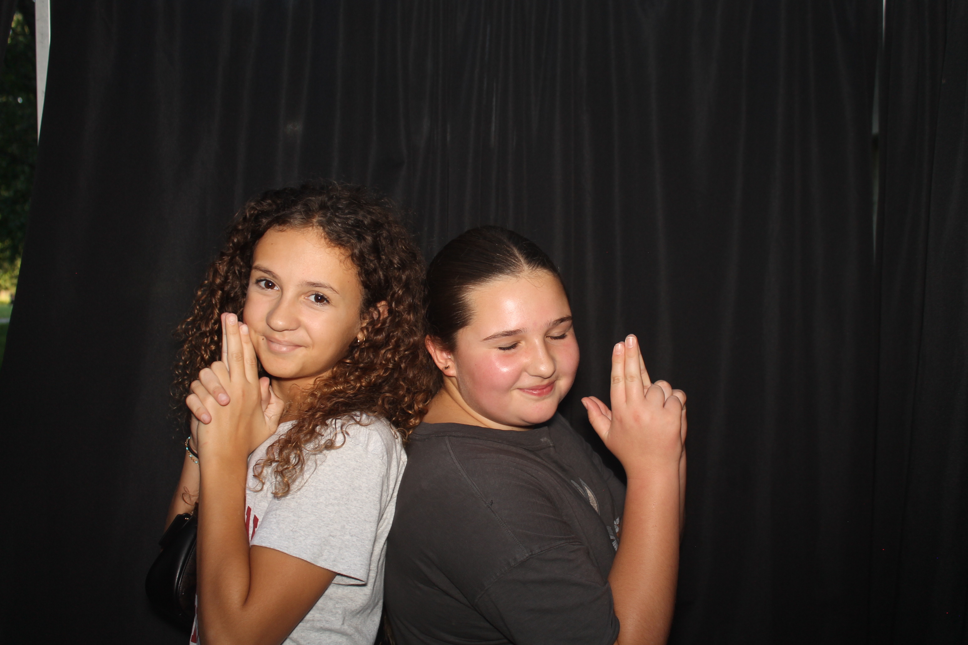 Groovin' On The Grass | View more photos from the event at gallery.photoboothcincy.com/u/PhotoBoothCincy/Groovin-On-The-Grass