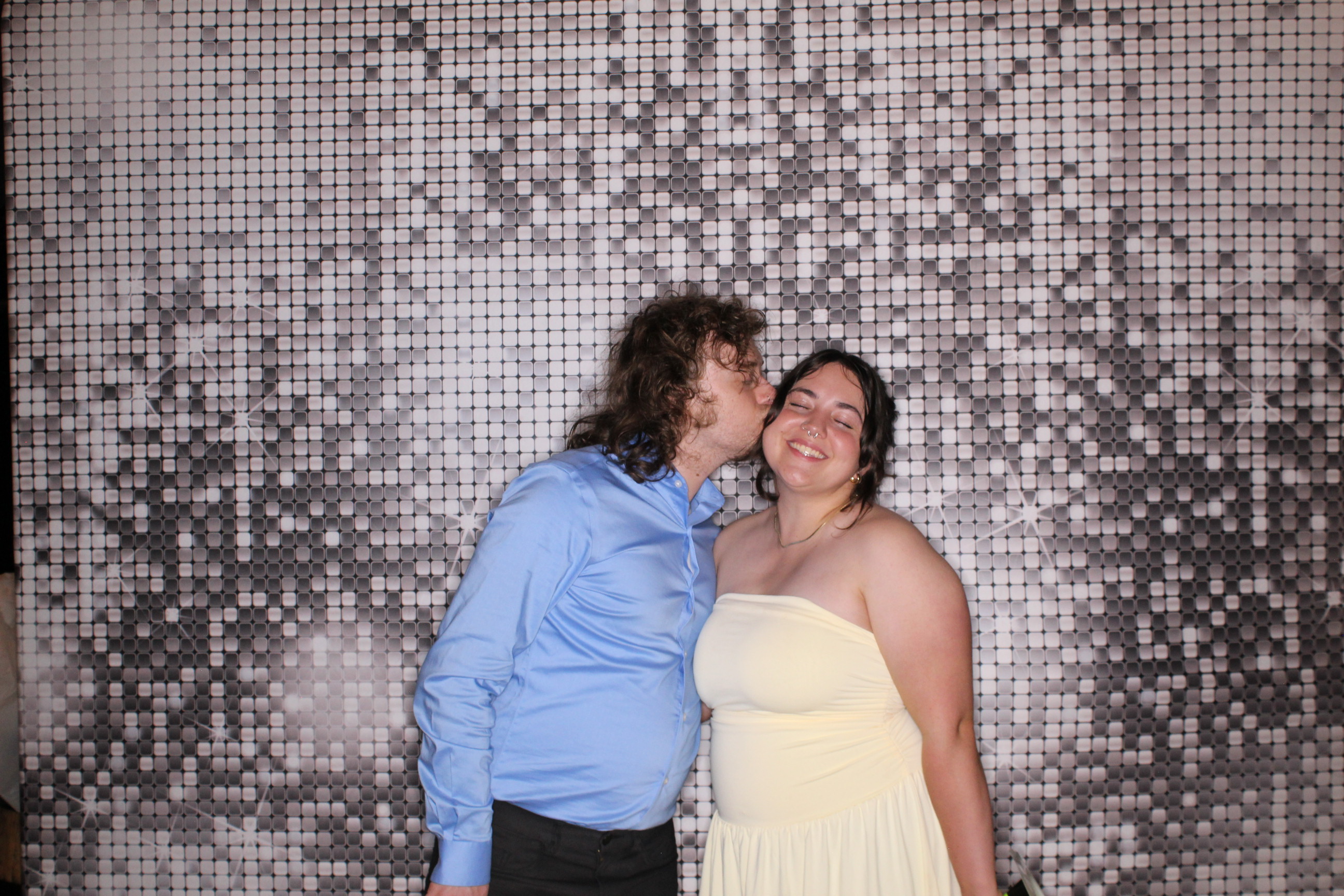 Hanna & Joey Dillon Wedding | View more photos from the event at gallery.photoboothcincy.com/u/PhotoBoothCincy/Hanna-Joey-Dillon-Wedding