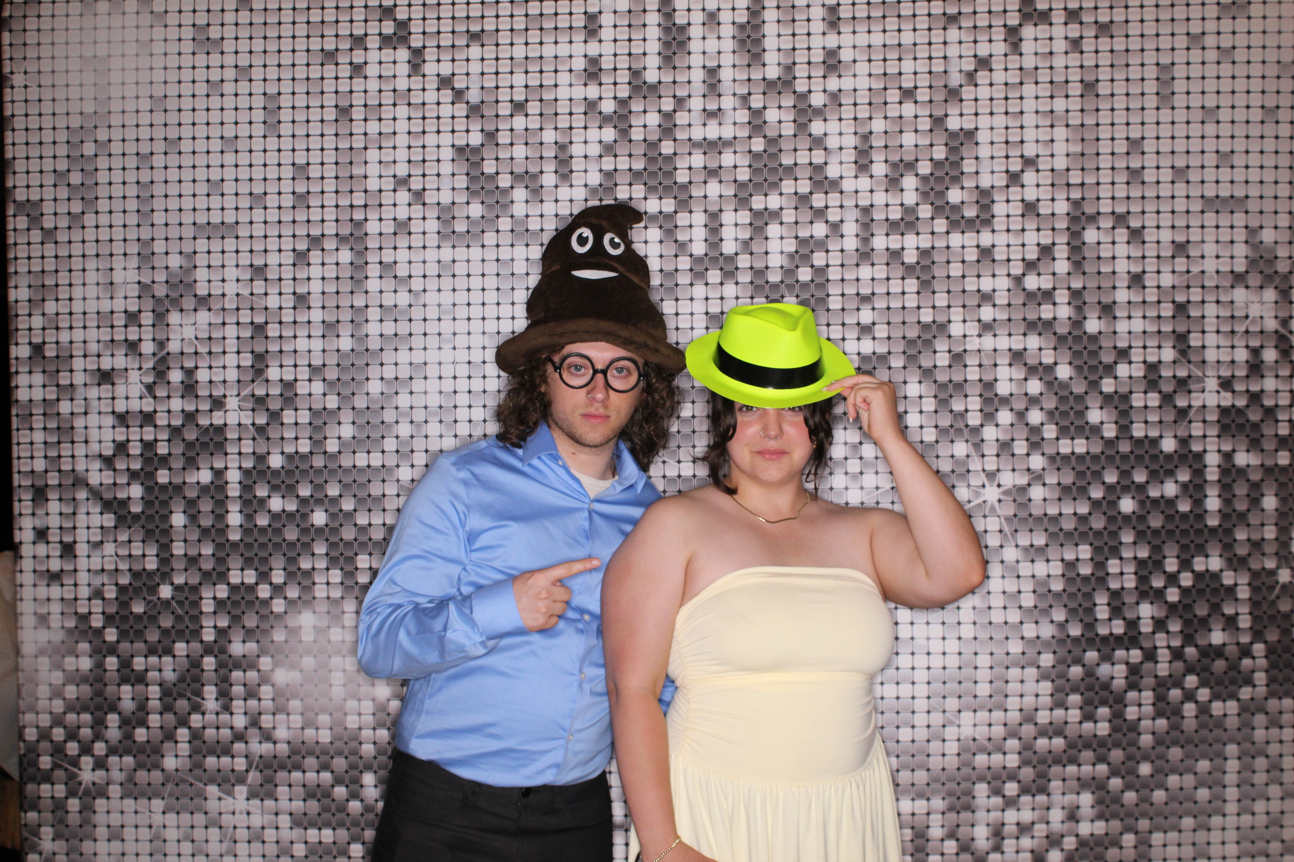 Hanna & Joey Dillon Wedding | View more photos from the event at gallery.photoboothcincy.com/u/PhotoBoothCincy/Hanna-Joey-Dillon-Wedding