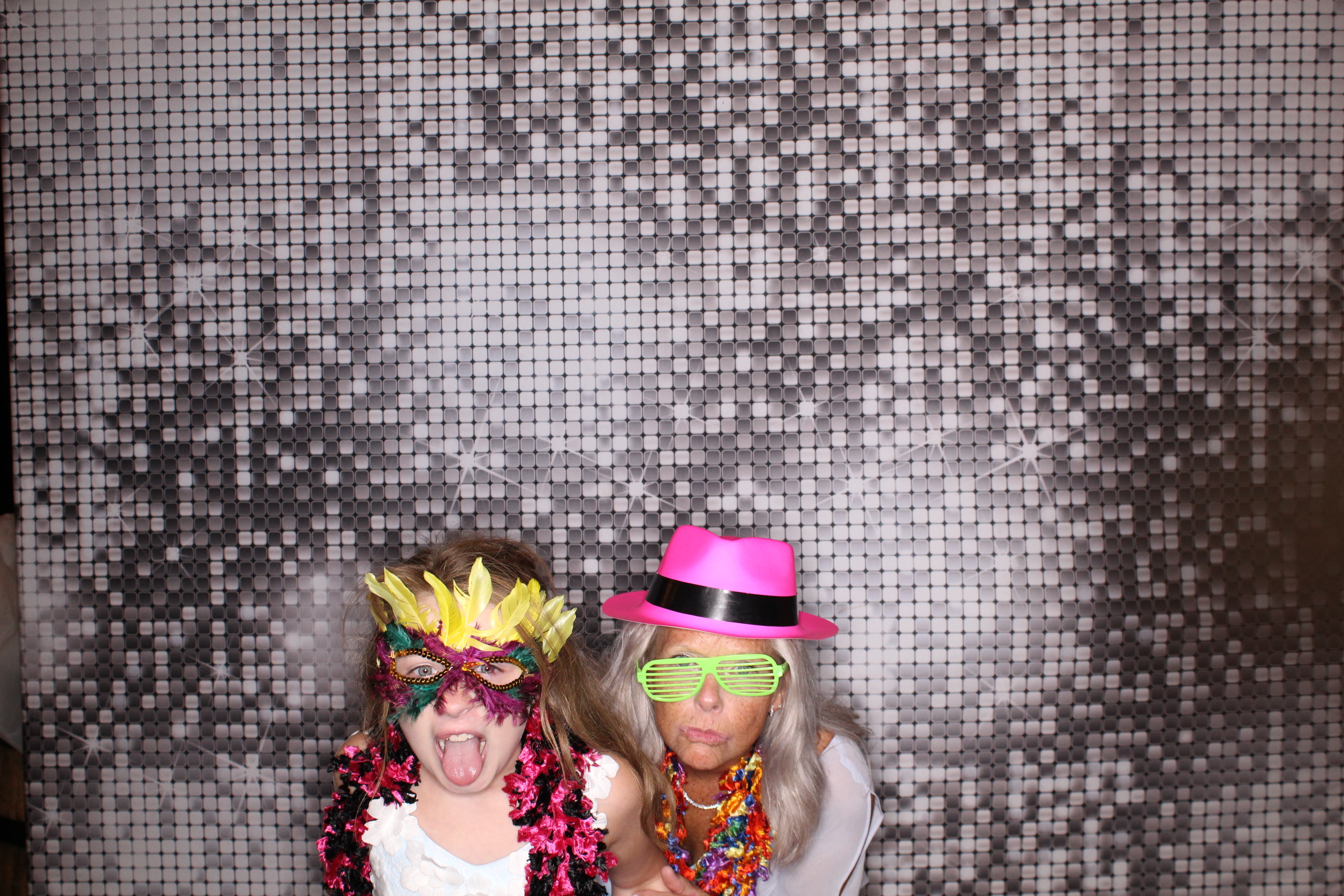 Hanna & Joey Dillon Wedding | View more photos from the event at gallery.photoboothcincy.com/u/PhotoBoothCincy/Hanna-Joey-Dillon-Wedding