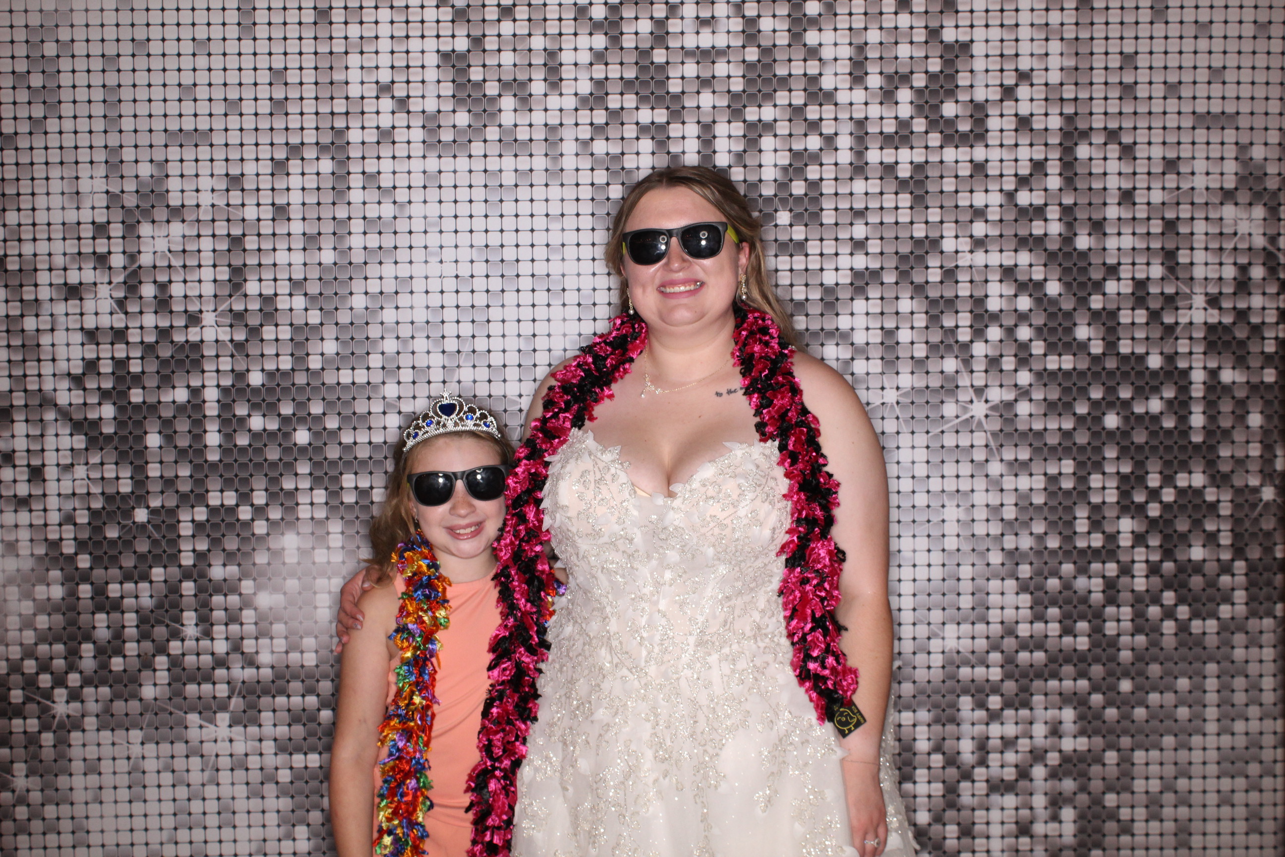 Hanna & Joey Dillon Wedding | View more photos from the event at gallery.photoboothcincy.com/u/PhotoBoothCincy/Hanna-Joey-Dillon-Wedding