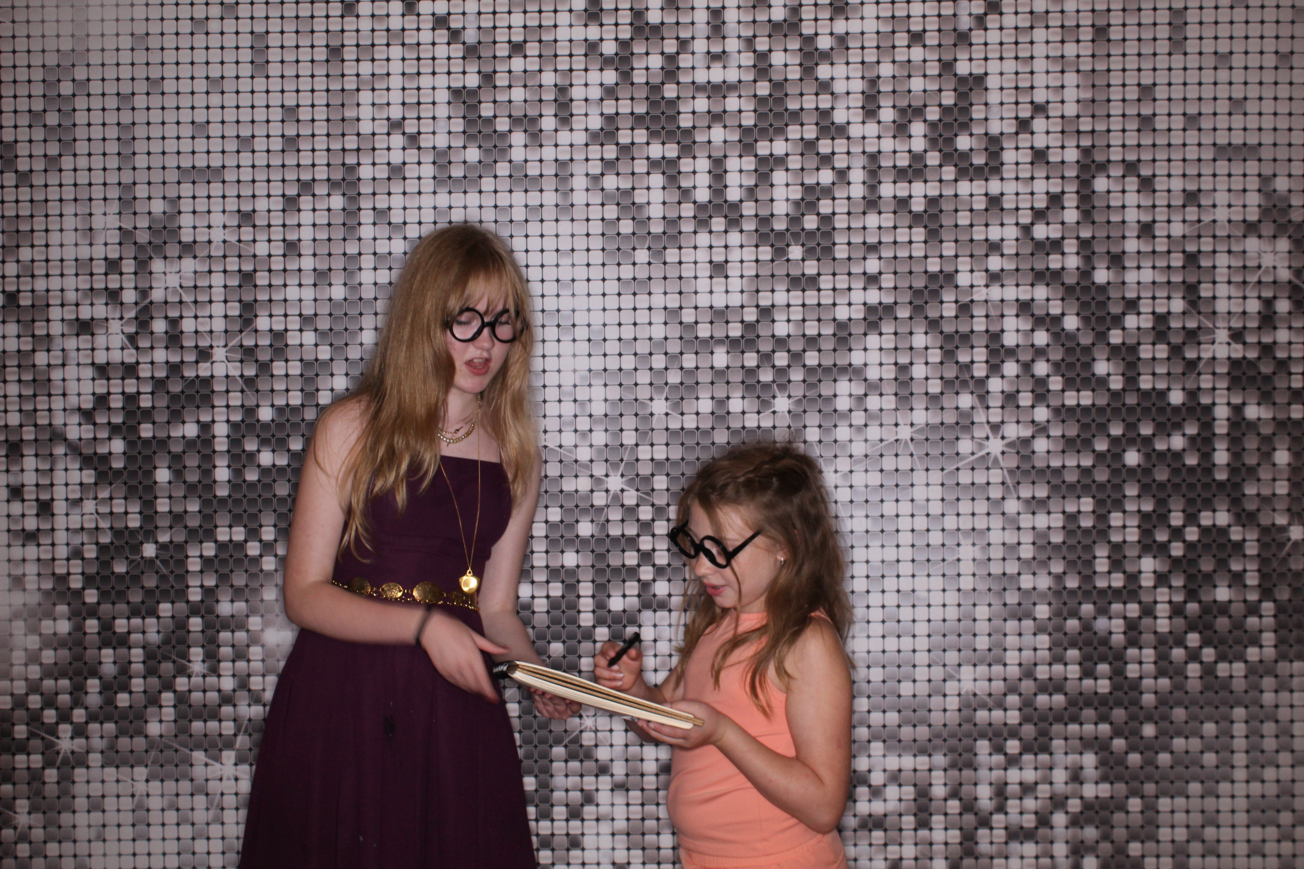 Hanna & Joey Dillon Wedding | View more photos from the event at gallery.photoboothcincy.com/u/PhotoBoothCincy/Hanna-Joey-Dillon-Wedding
