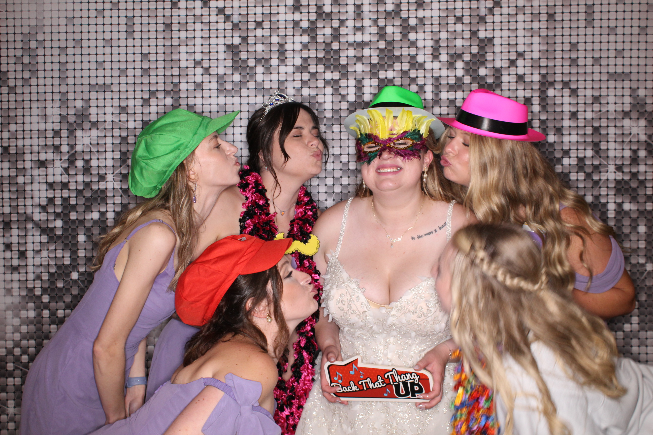Hanna & Joey Dillon Wedding | View more photos from the event at gallery.photoboothcincy.com/u/PhotoBoothCincy/Hanna-Joey-Dillon-Wedding