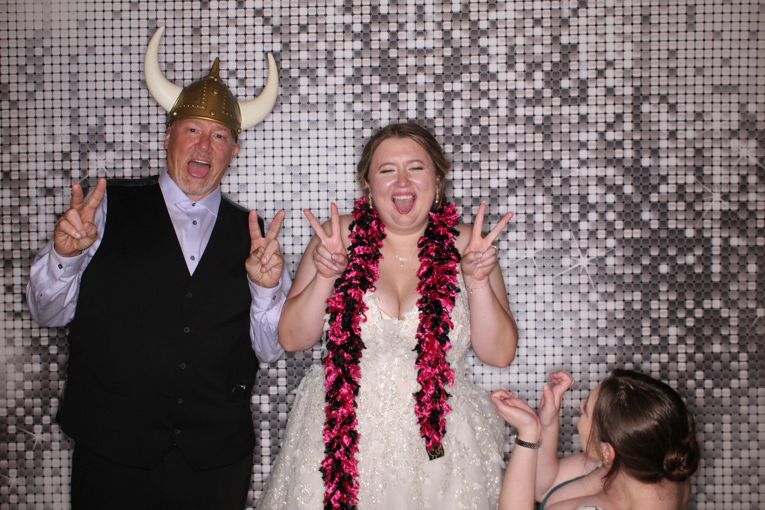 Hanna & Joey Dillon Wedding | View more photos from the event at gallery.photoboothcincy.com/u/PhotoBoothCincy/Hanna-Joey-Dillon-Wedding