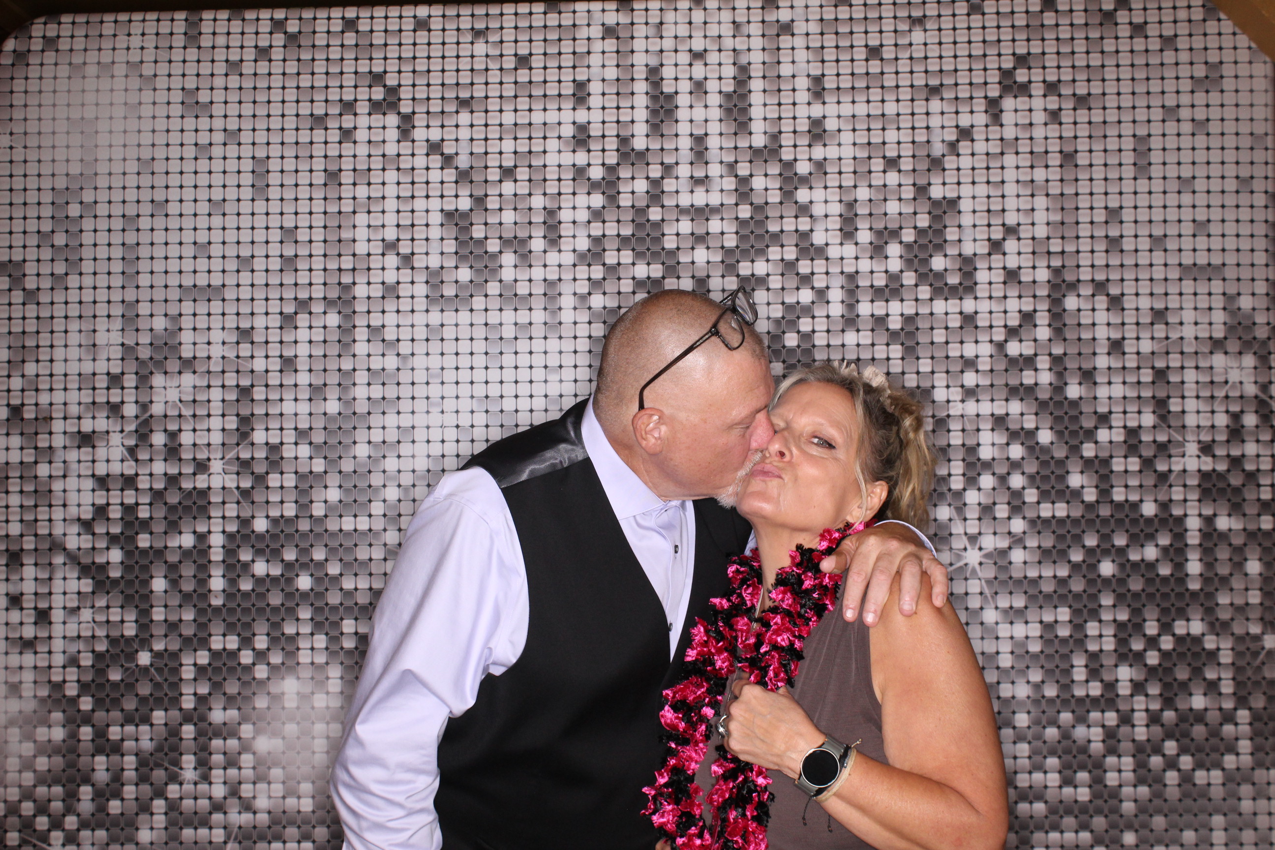 Hanna & Joey Dillon Wedding | View more photos from the event at gallery.photoboothcincy.com/u/PhotoBoothCincy/Hanna-Joey-Dillon-Wedding