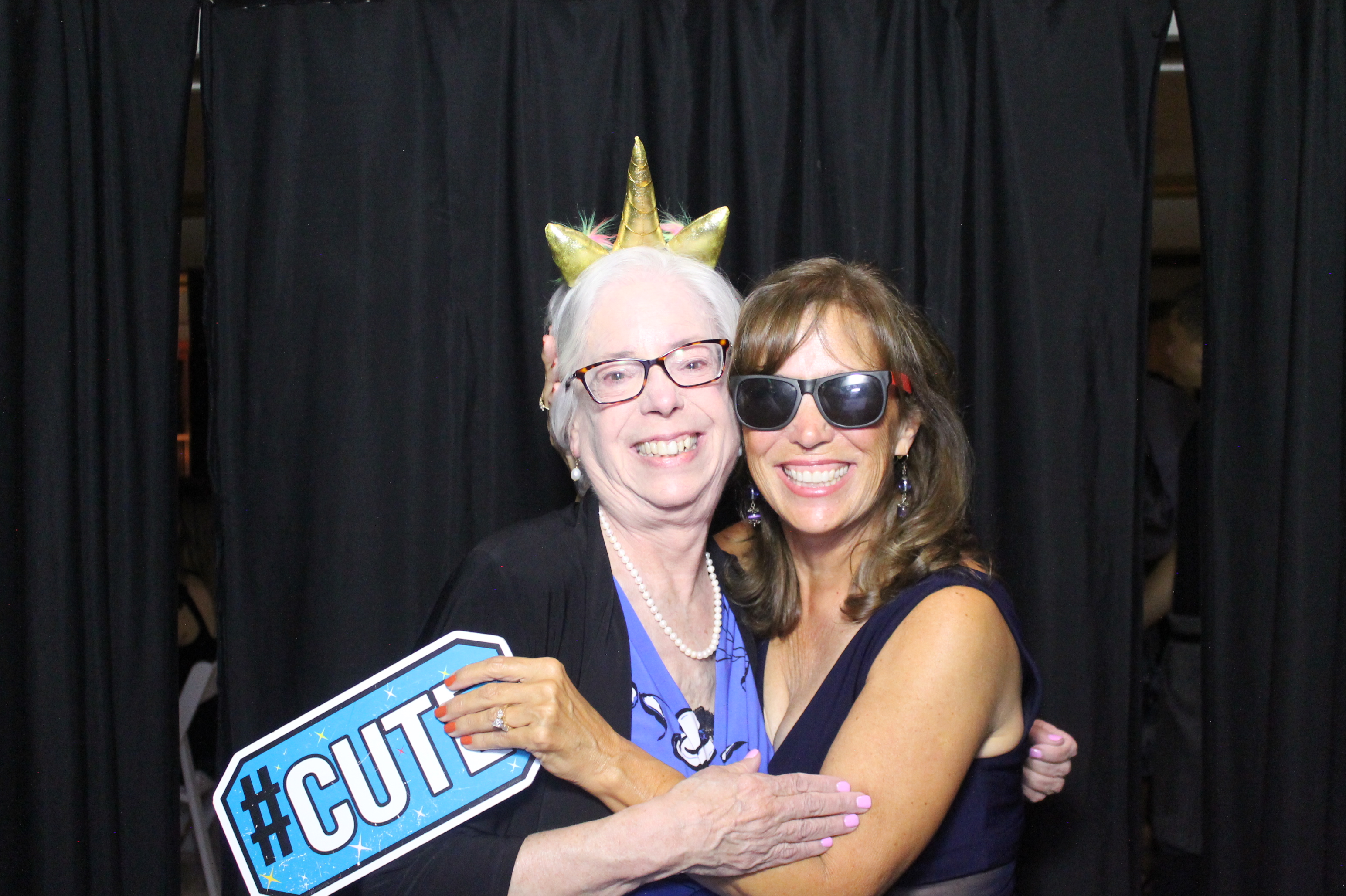 Hannah & Zack Wedding | View more photos from the event at gallery.photoboothcincy.com/u/PhotoBoothCincy/Hannah-Zack-Wedding