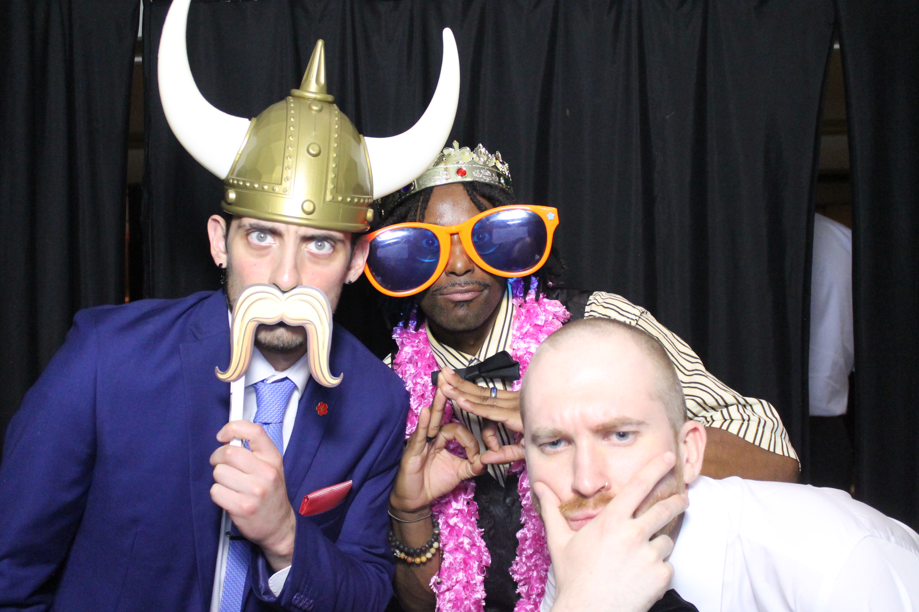 Hannah & Zack Wedding | View more photos from the event at gallery.photoboothcincy.com/u/PhotoBoothCincy/Hannah-Zack-Wedding