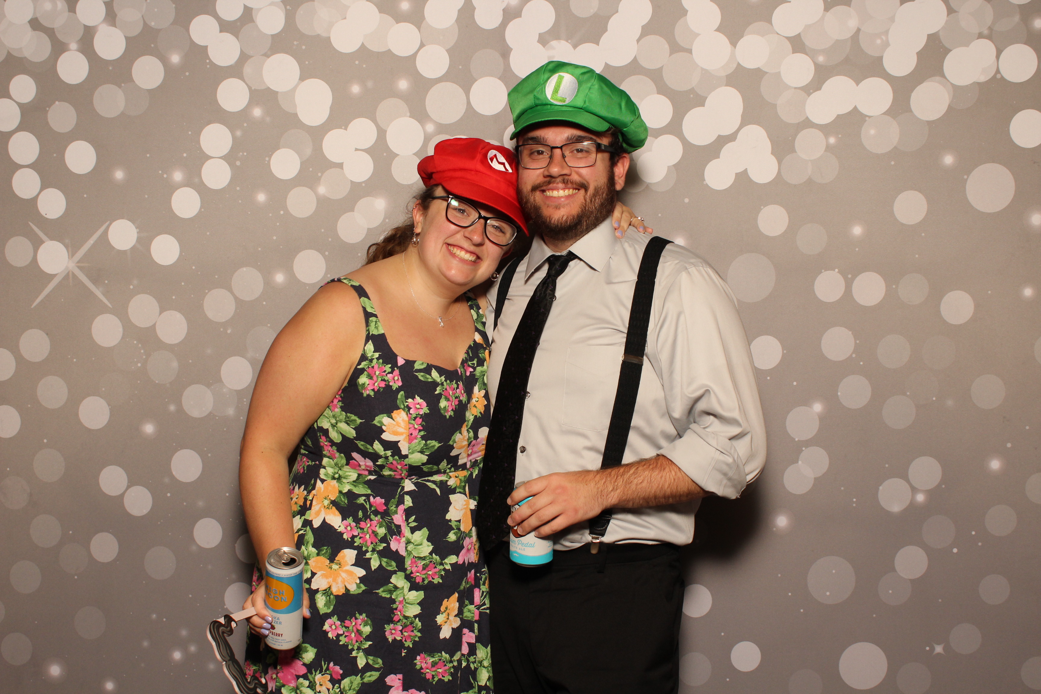 Holly & Brandon | View more photos from the event at gallery.photoboothcincy.com/u/PhotoBoothCincy/Holly-Brandon