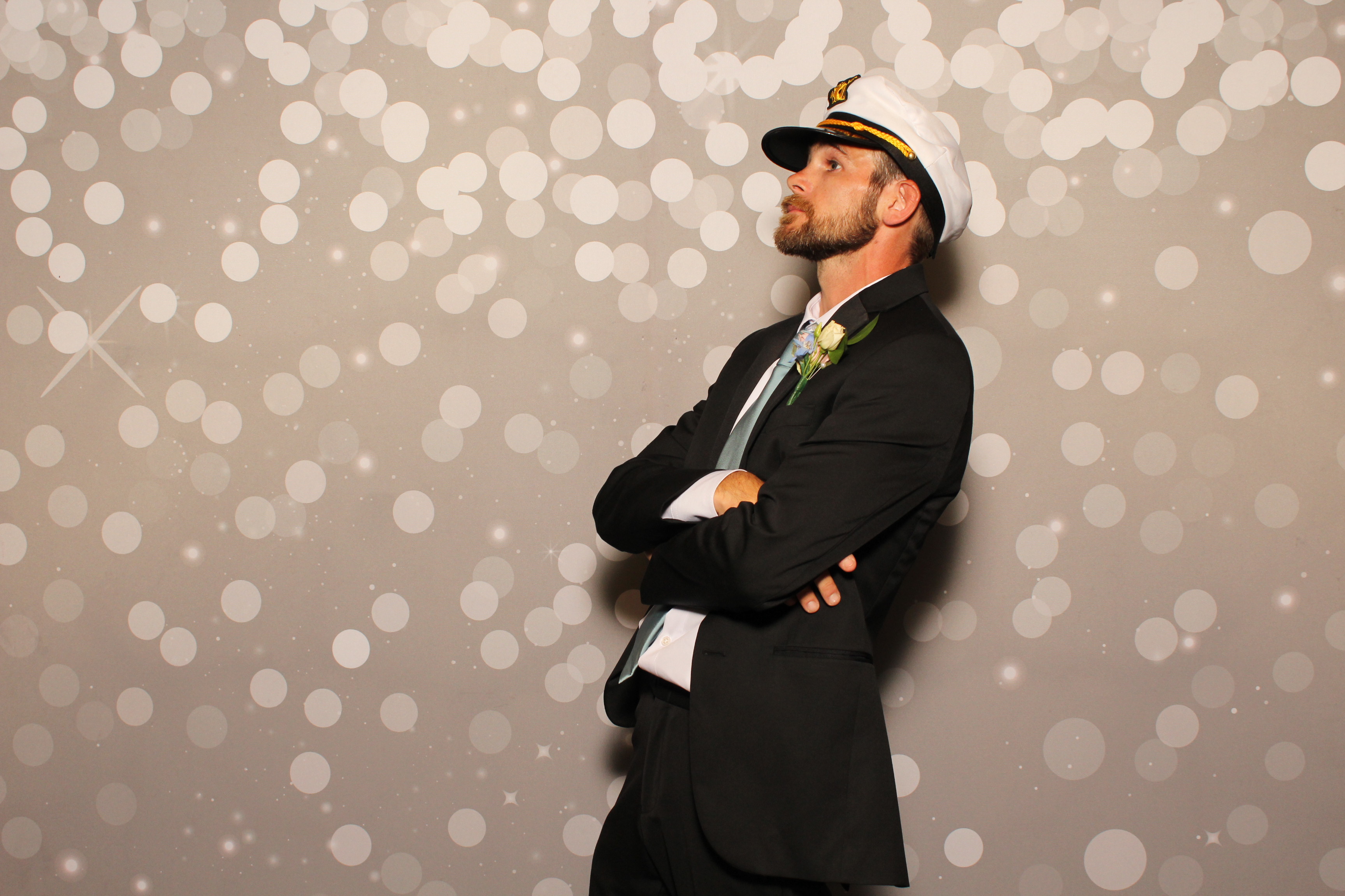 Holly & Brandon | View more photos from the event at gallery.photoboothcincy.com/u/PhotoBoothCincy/Holly-Brandon