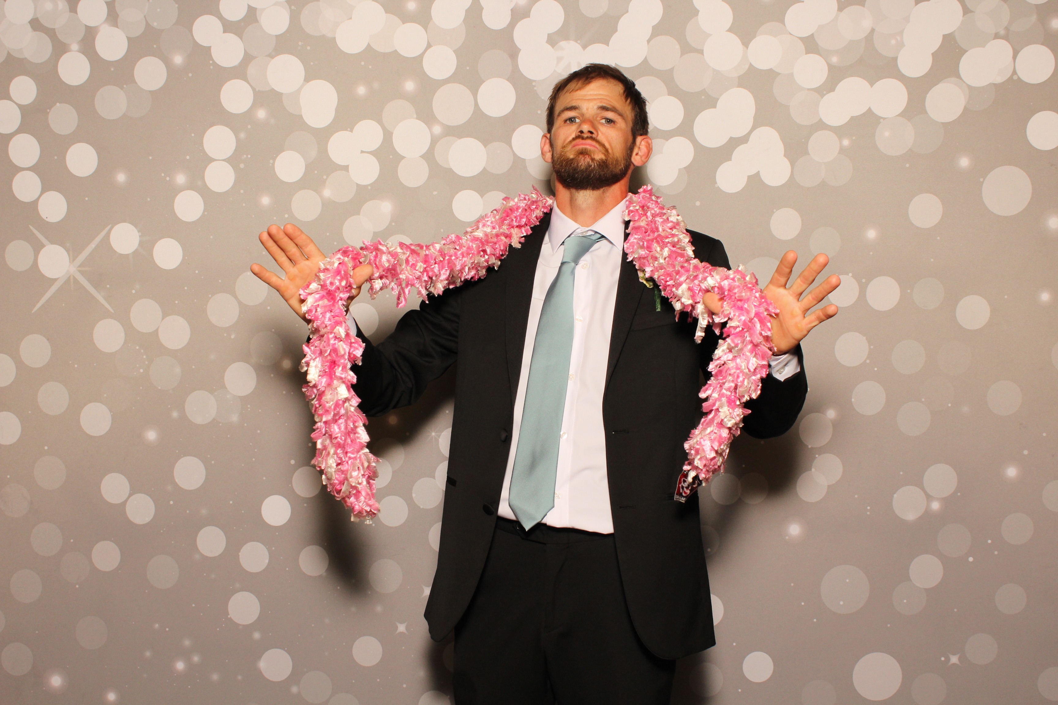 Holly & Brandon | View more photos from the event at gallery.photoboothcincy.com/u/PhotoBoothCincy/Holly-Brandon