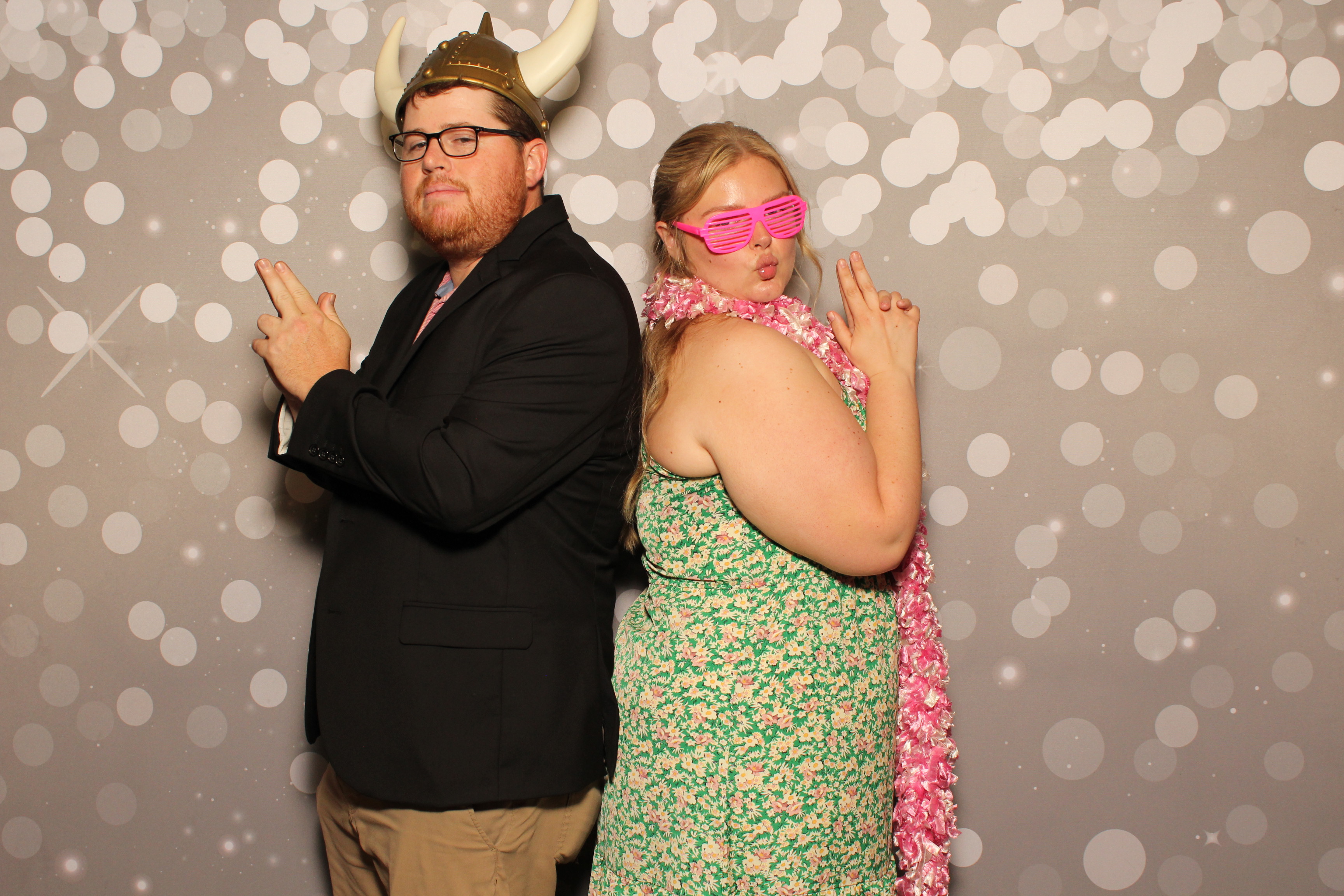 Holly & Brandon | View more photos from the event at gallery.photoboothcincy.com/u/PhotoBoothCincy/Holly-Brandon