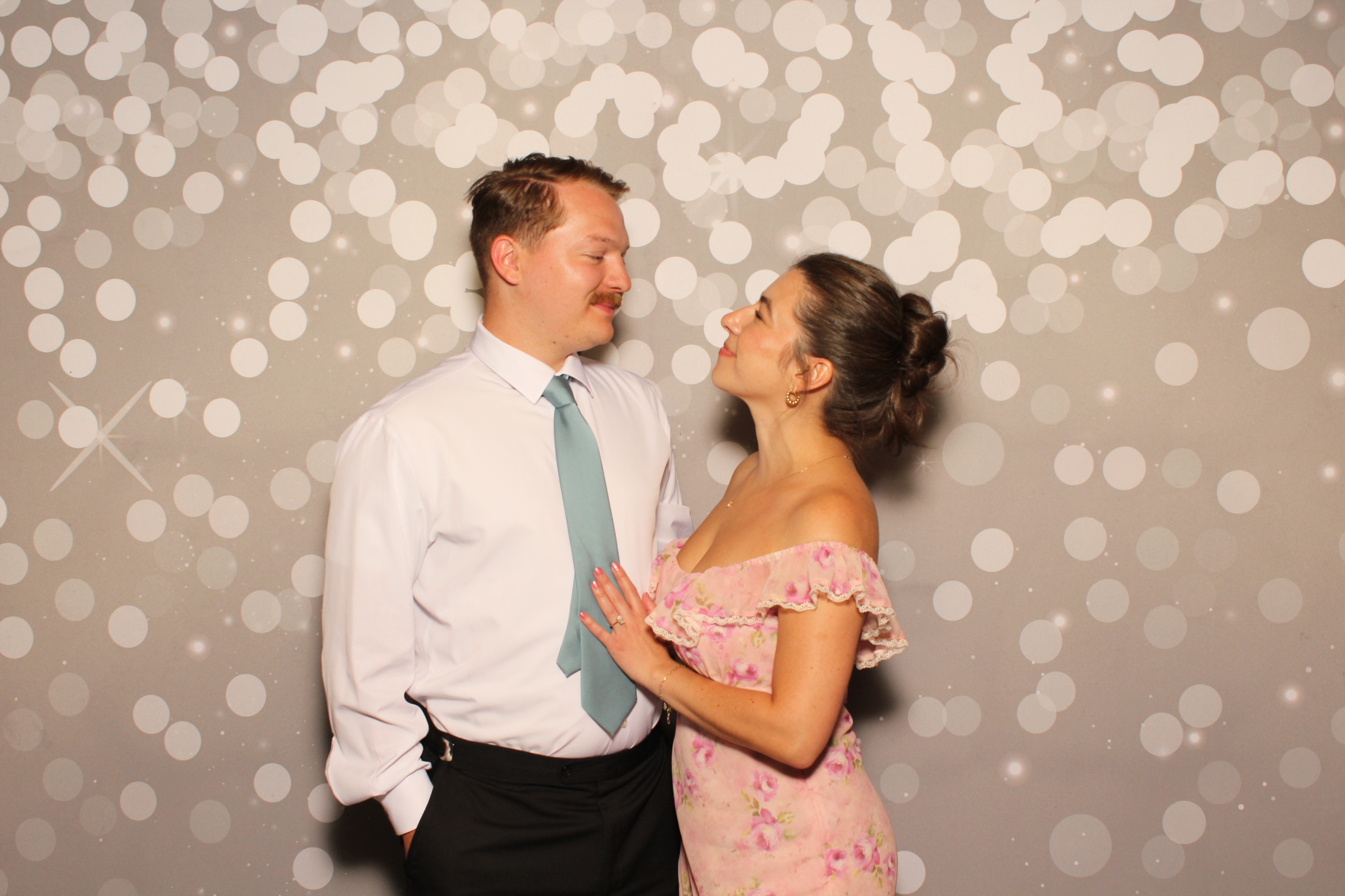 Holly & Brandon | View more photos from the event at gallery.photoboothcincy.com/u/PhotoBoothCincy/Holly-Brandon