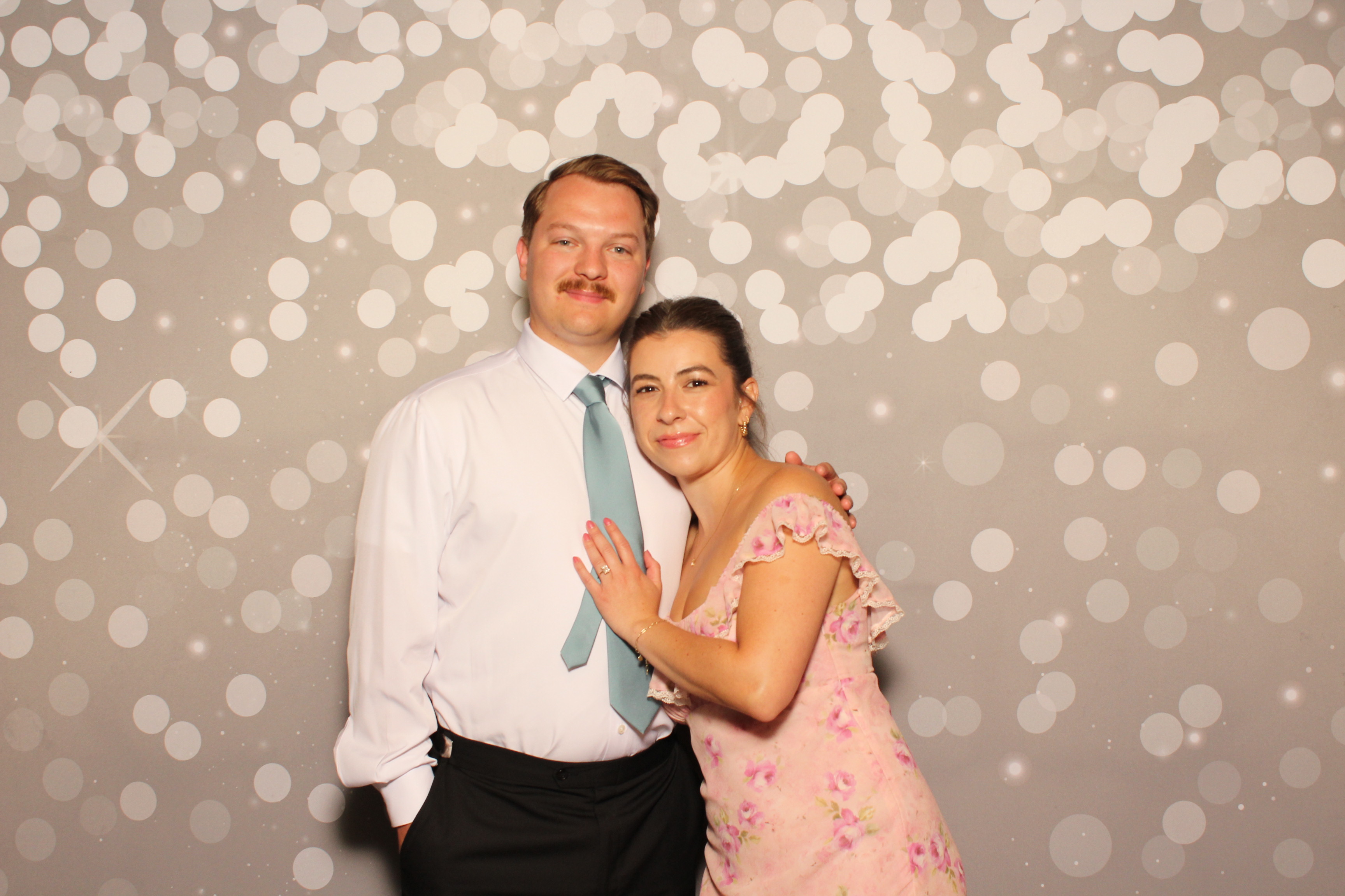 Holly & Brandon | View more photos from the event at gallery.photoboothcincy.com/u/PhotoBoothCincy/Holly-Brandon