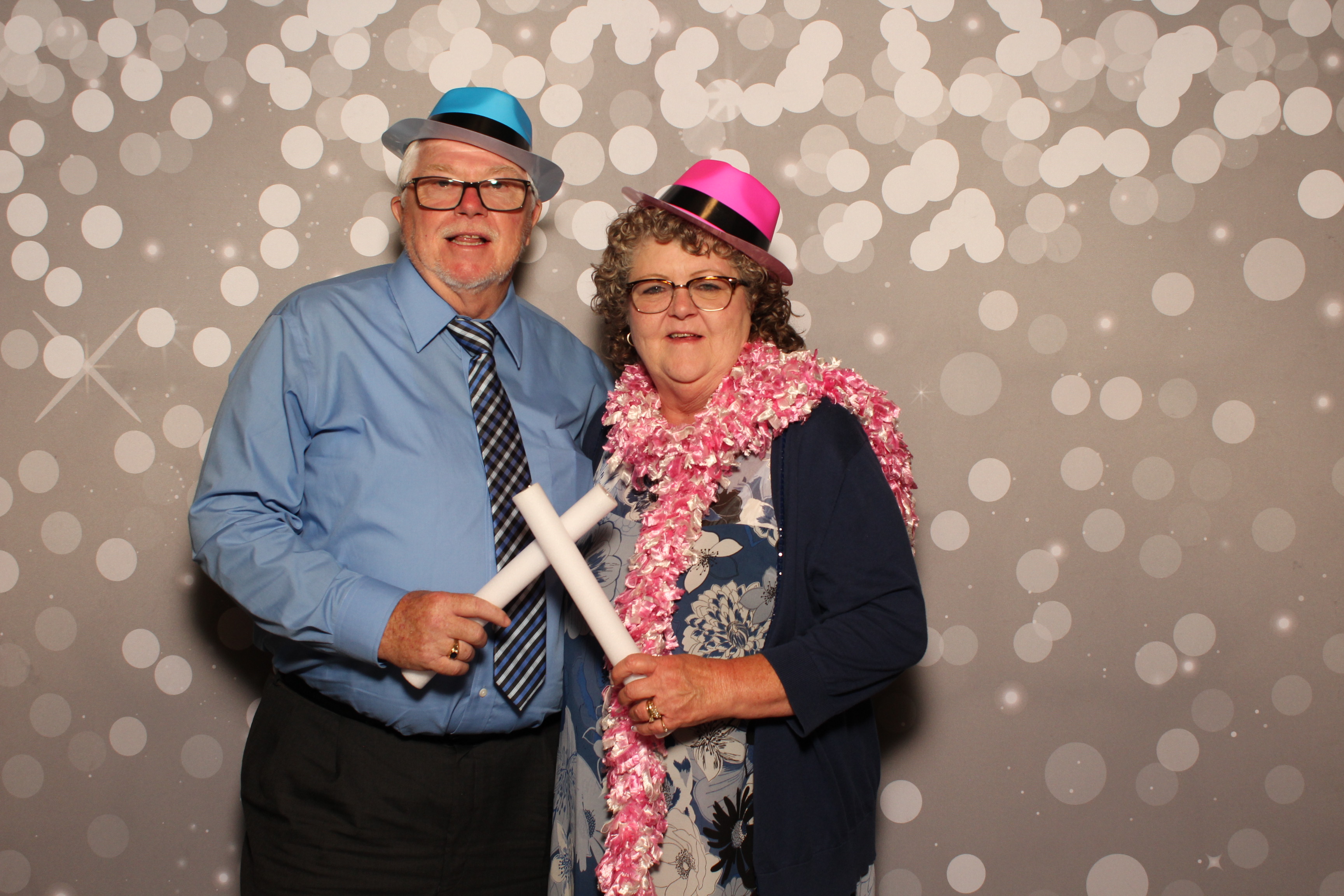 Holly & Brandon | View more photos from the event at gallery.photoboothcincy.com/u/PhotoBoothCincy/Holly-Brandon