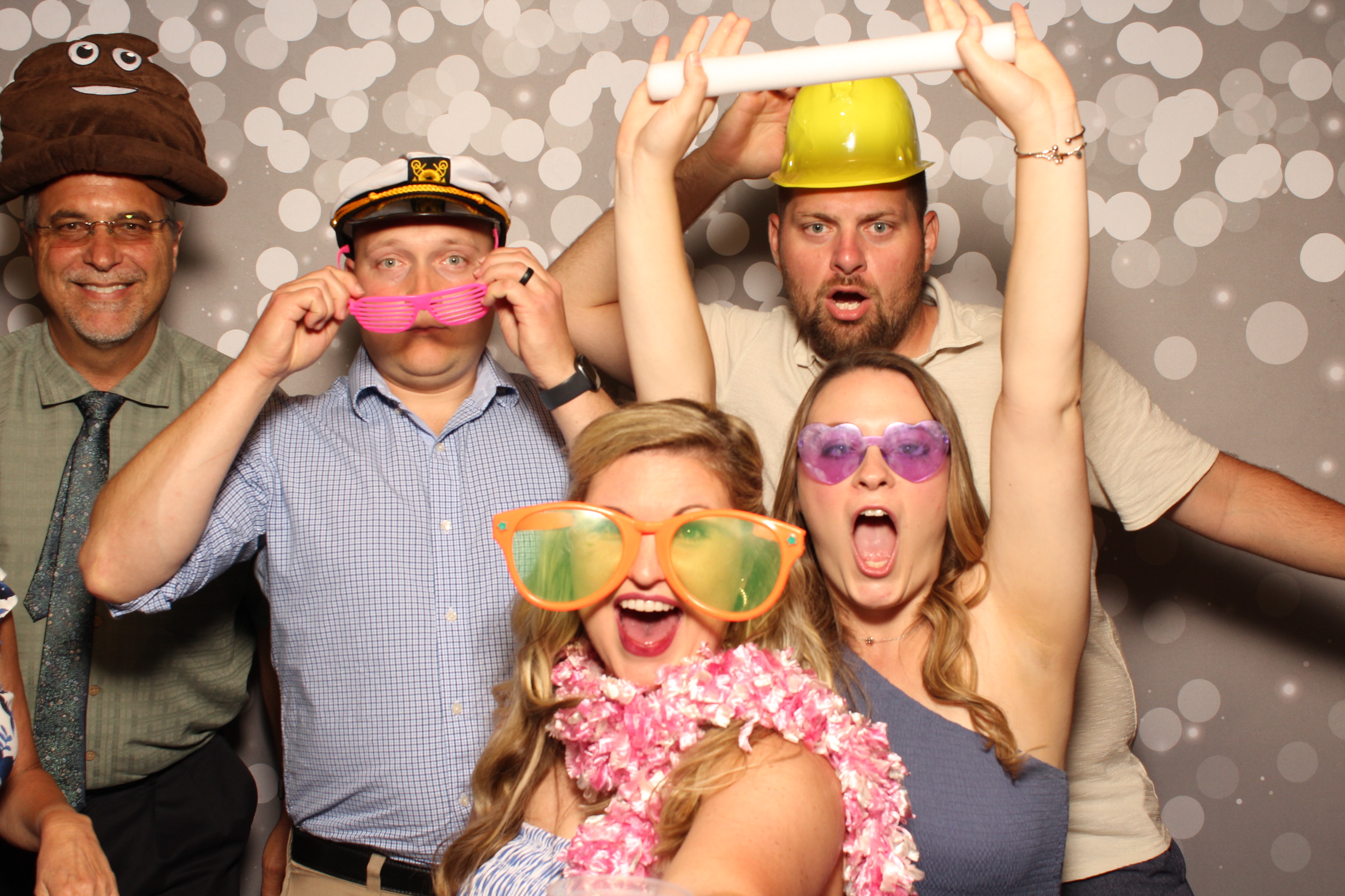 Holly & Brandon | View more photos from the event at gallery.photoboothcincy.com/u/PhotoBoothCincy/Holly-Brandon