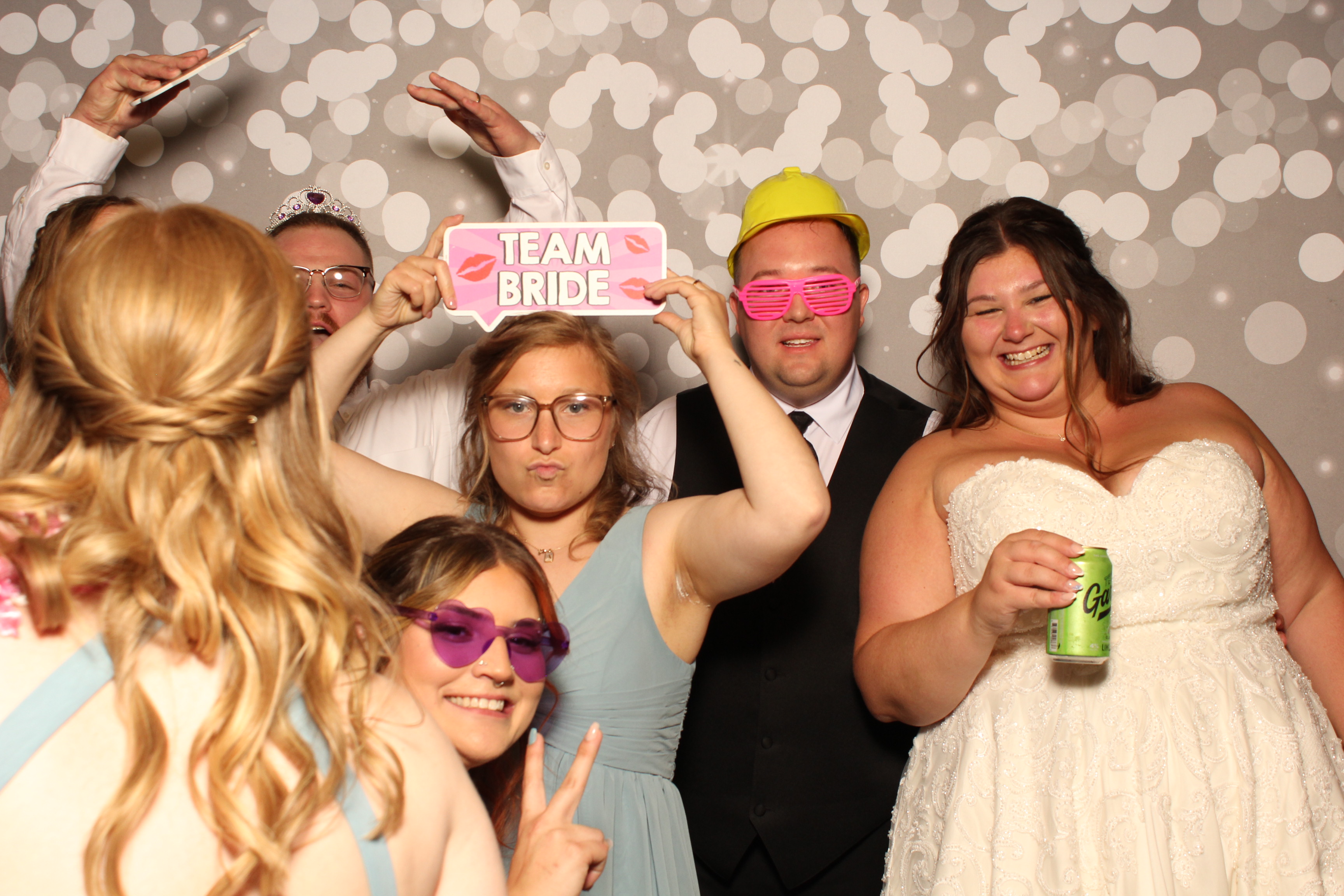 Holly & Brandon | View more photos from the event at gallery.photoboothcincy.com/u/PhotoBoothCincy/Holly-Brandon