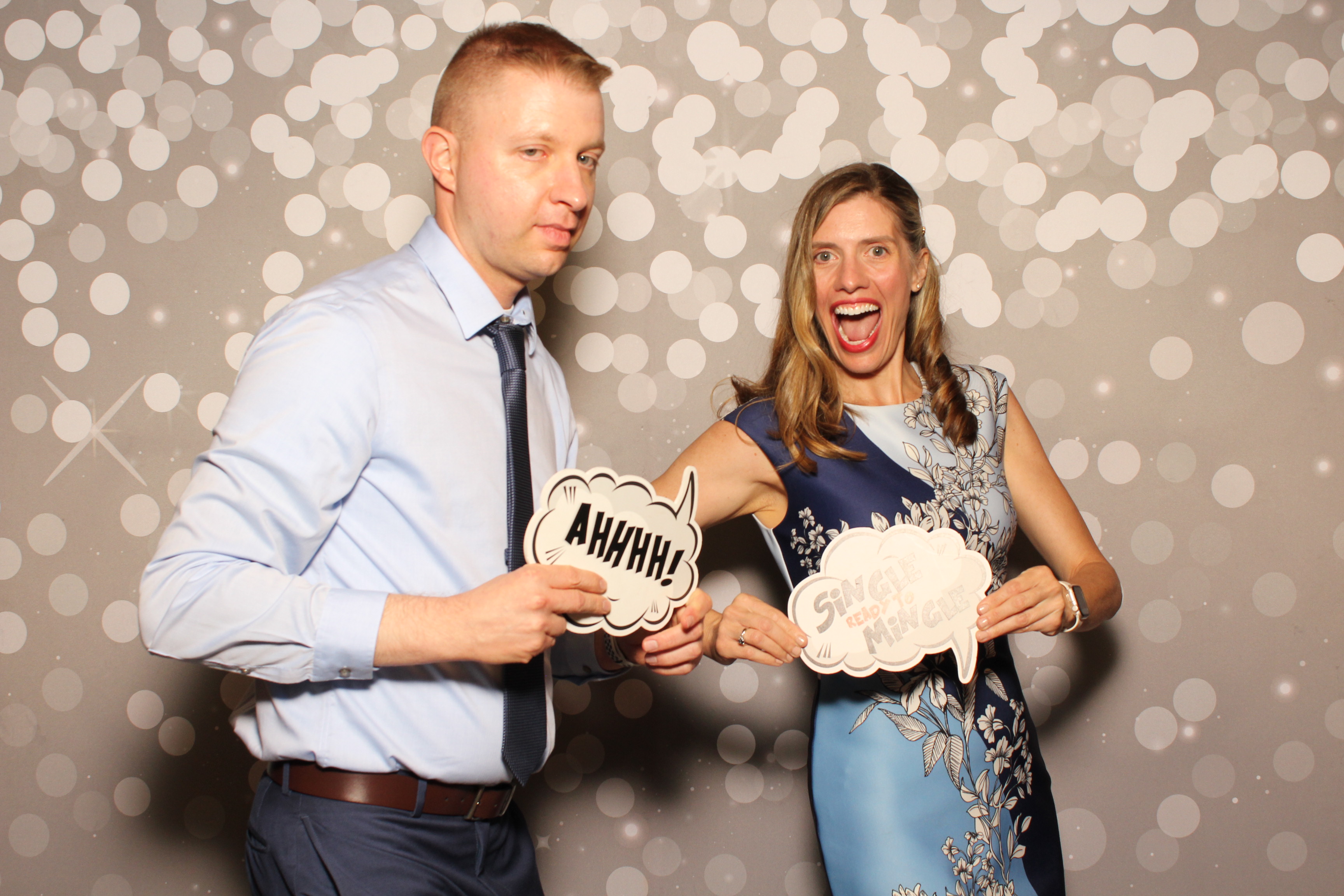 Holly & Brandon | View more photos from the event at gallery.photoboothcincy.com/u/PhotoBoothCincy/Holly-Brandon