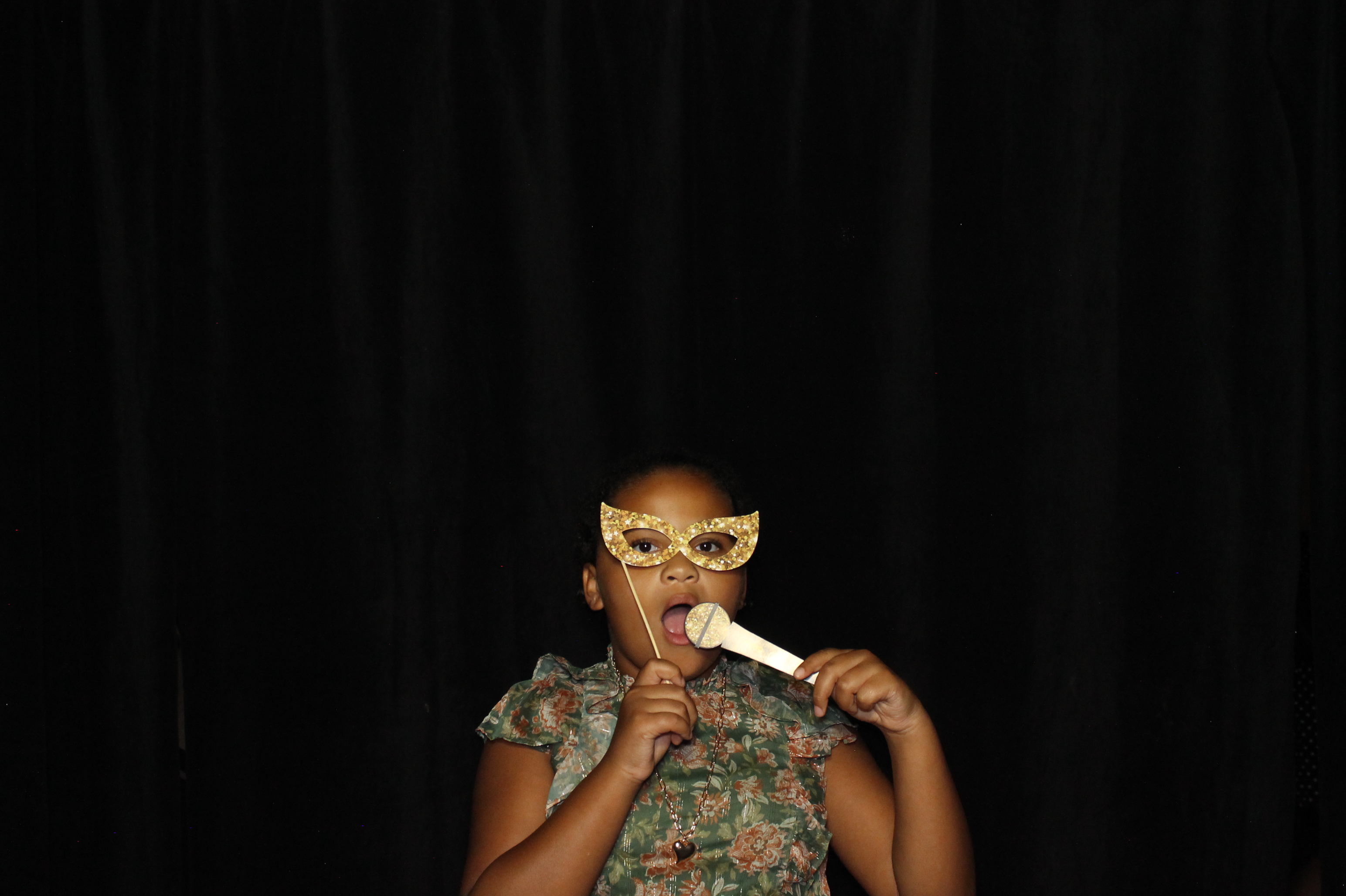 James Plum event | View more photos from the event at gallery.photoboothcincy.com/u/PhotoBoothCincy/James-Plum-event