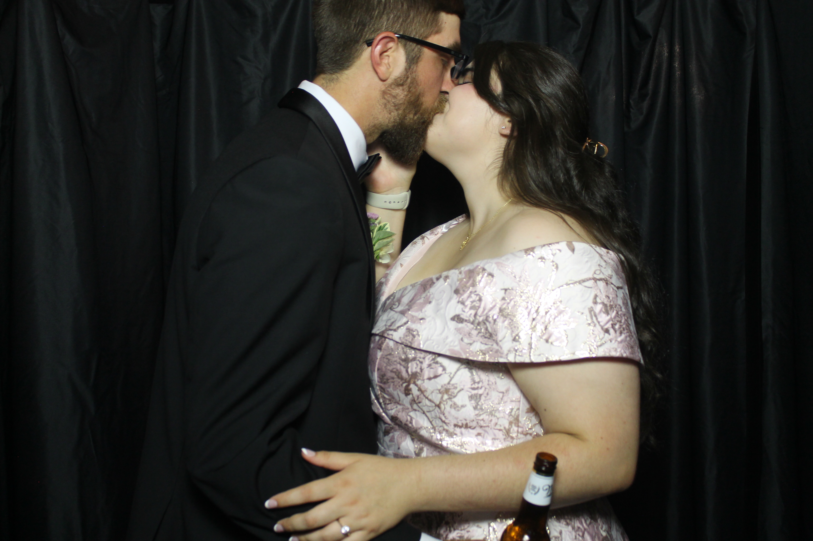 Jenna & Bob | View more photos from the event at gallery.photoboothcincy.com/u/PhotoBoothCincy/Jenna-Bob