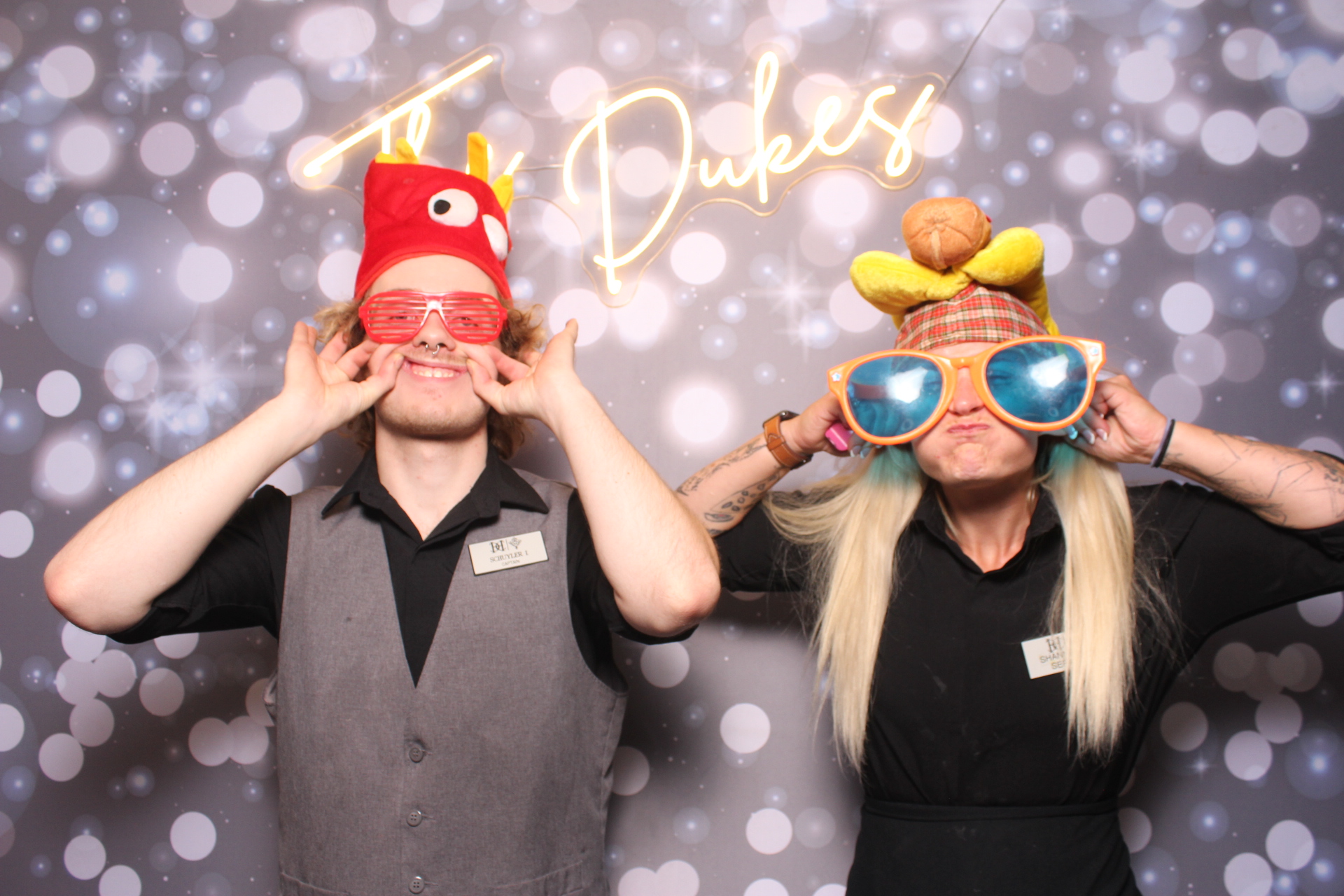 Jenna & Zack Reception | View more photos from the event at gallery.photoboothcincy.com/u/PhotoBoothCincy/Jenna-Zack-Reception