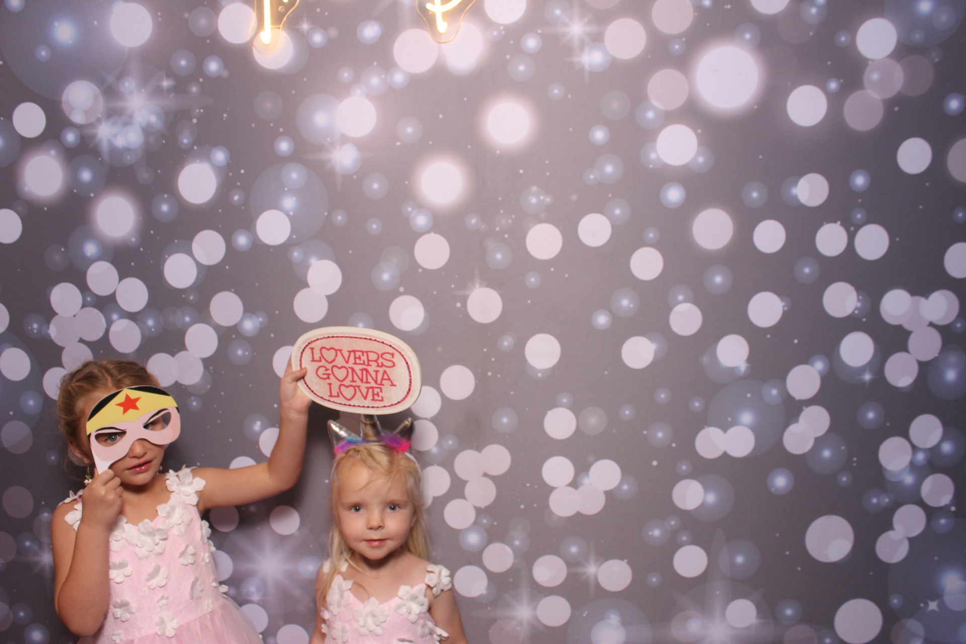 Jenna & Zack Reception | View more photos from the event at gallery.photoboothcincy.com/u/PhotoBoothCincy/Jenna-Zack-Reception