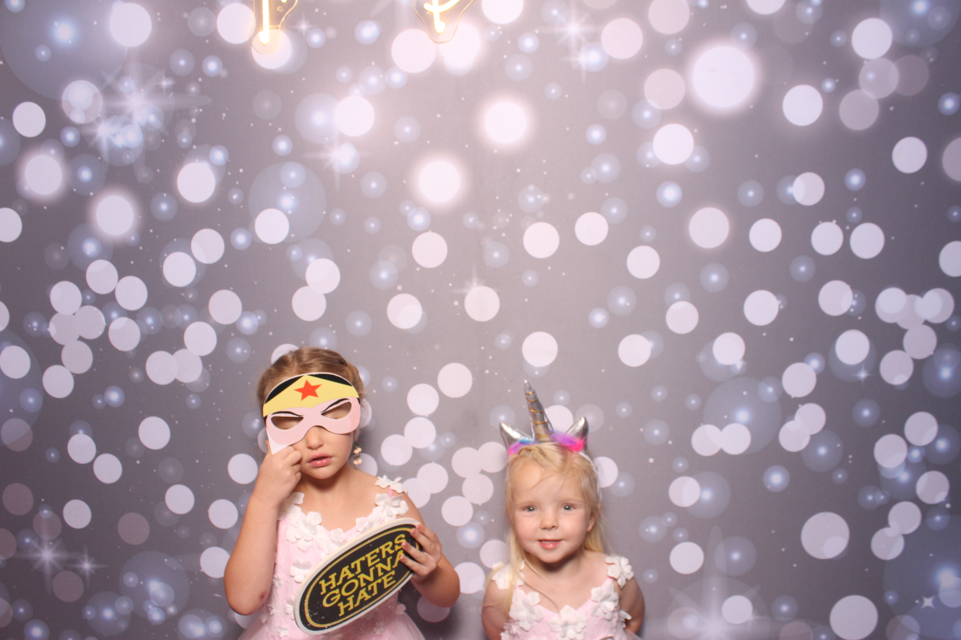 Jenna & Zack Reception | View more photos from the event at gallery.photoboothcincy.com/u/PhotoBoothCincy/Jenna-Zack-Reception