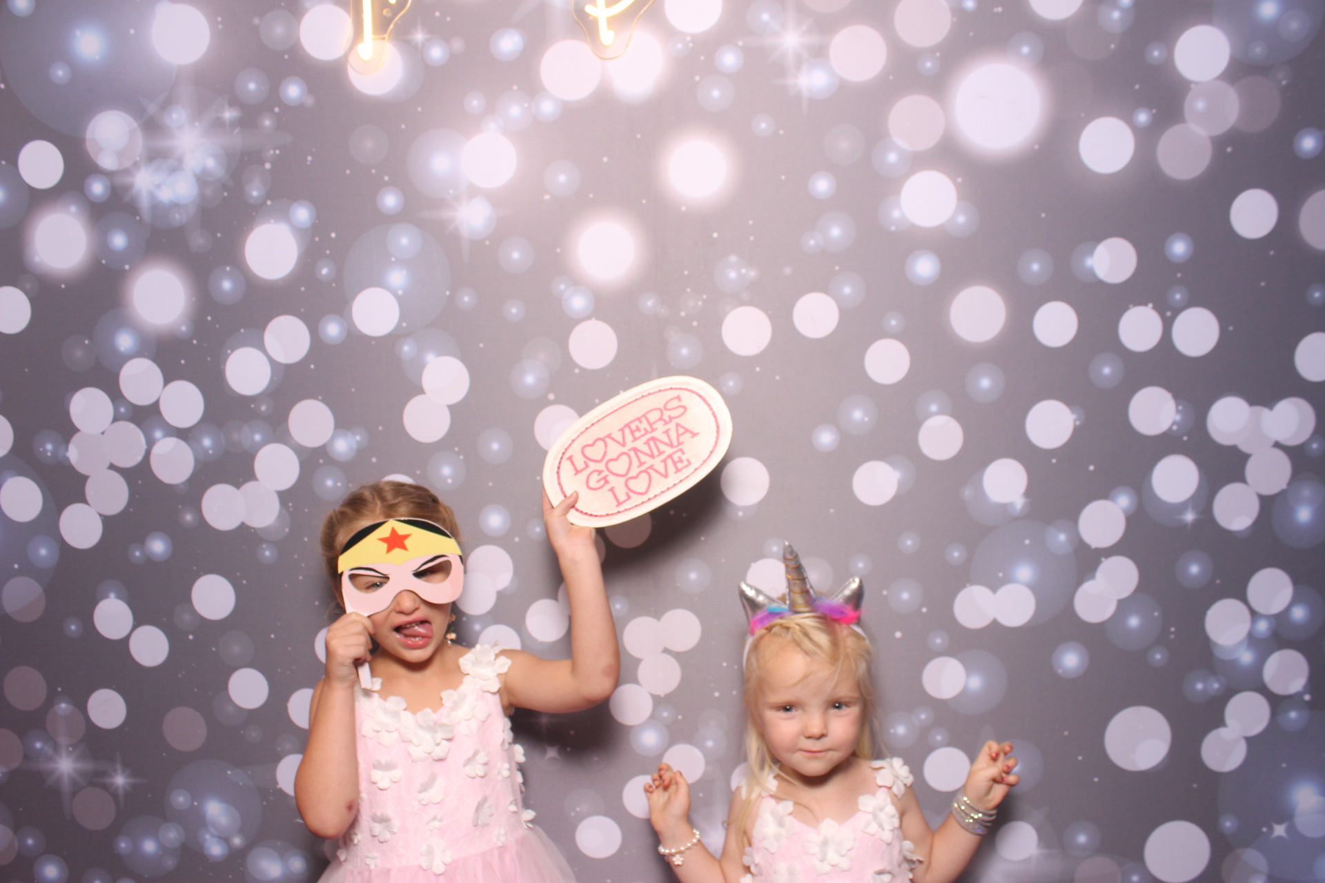 Jenna & Zack Reception | View more photos from the event at gallery.photoboothcincy.com/u/PhotoBoothCincy/Jenna-Zack-Reception
